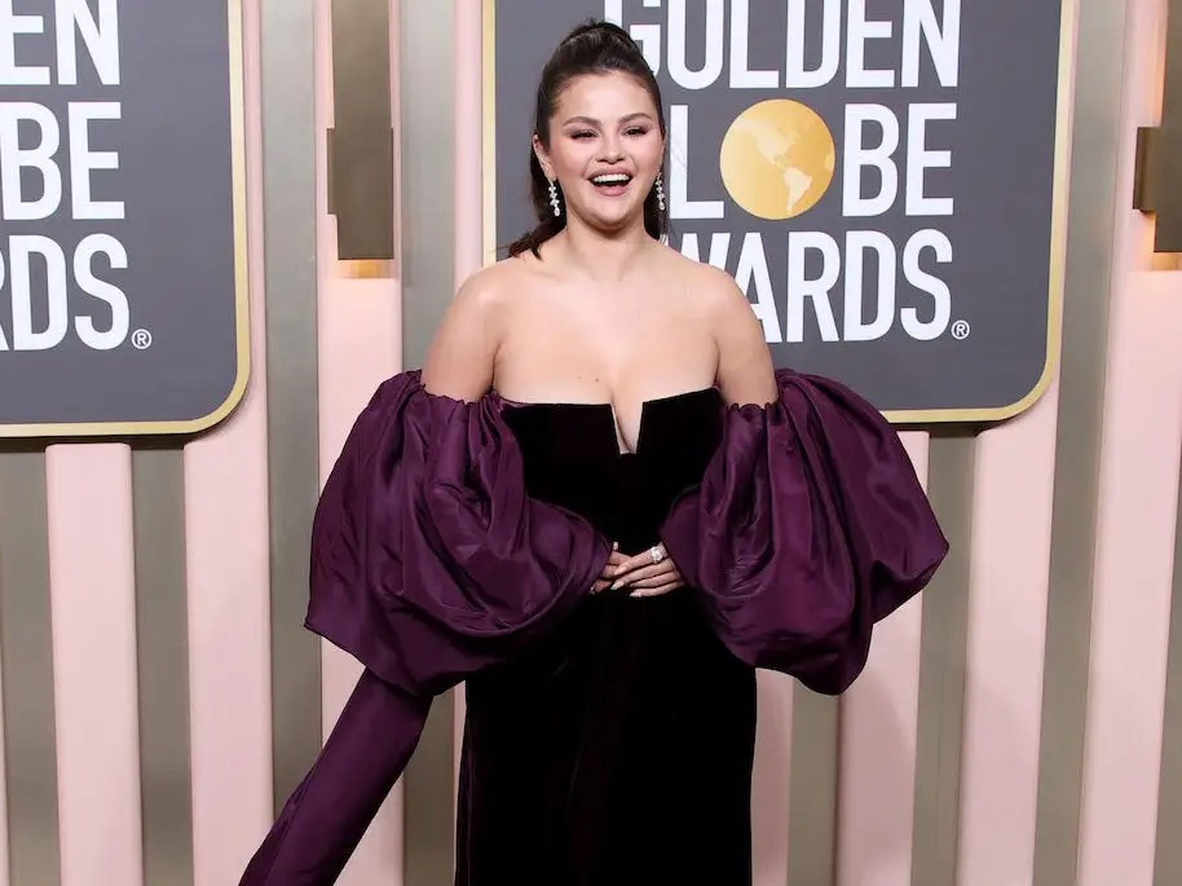 Selena Gomez en los Globos de Oro 2023.