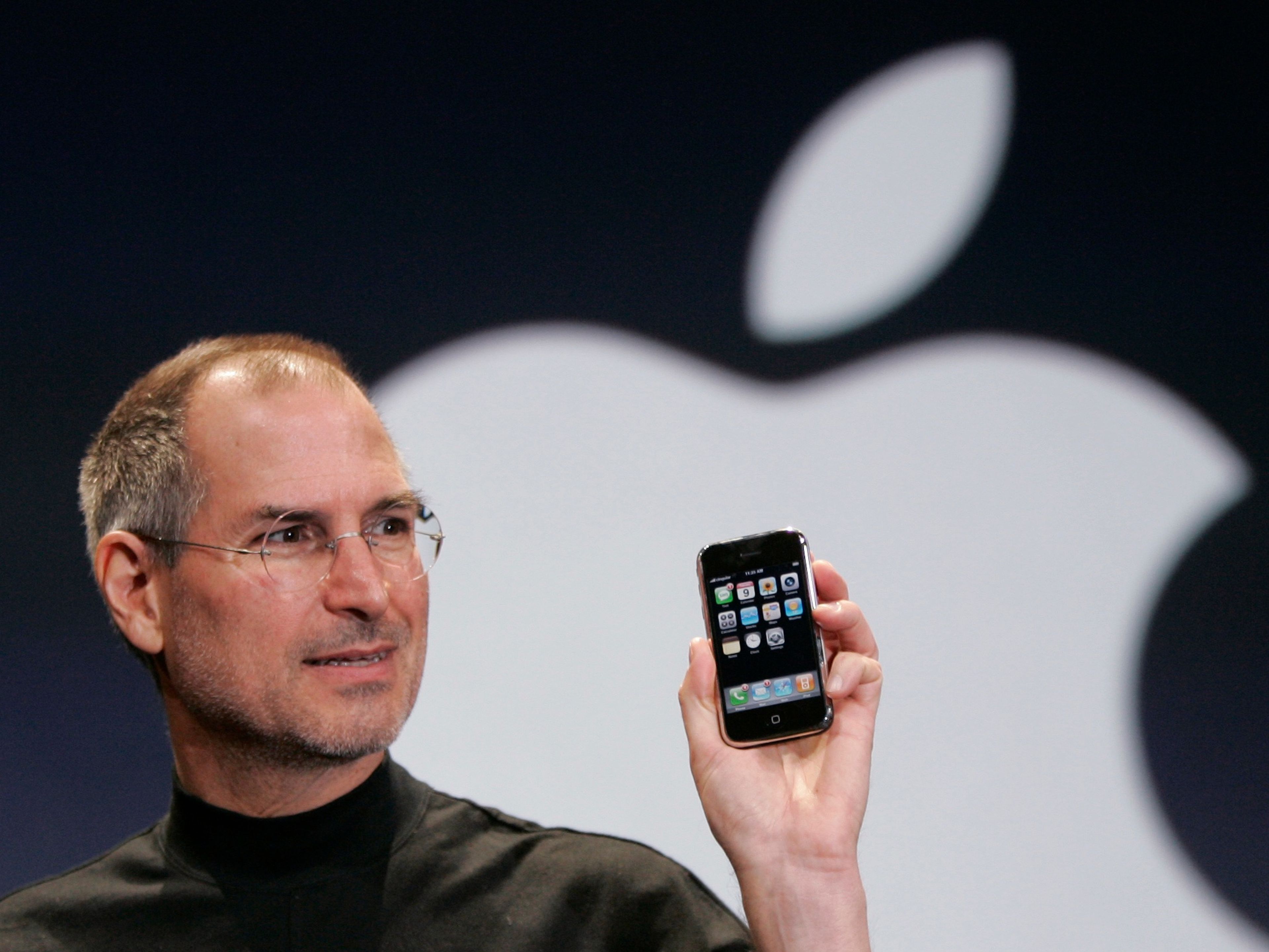 Steve Jobs presenta el primer iPhone en 2007