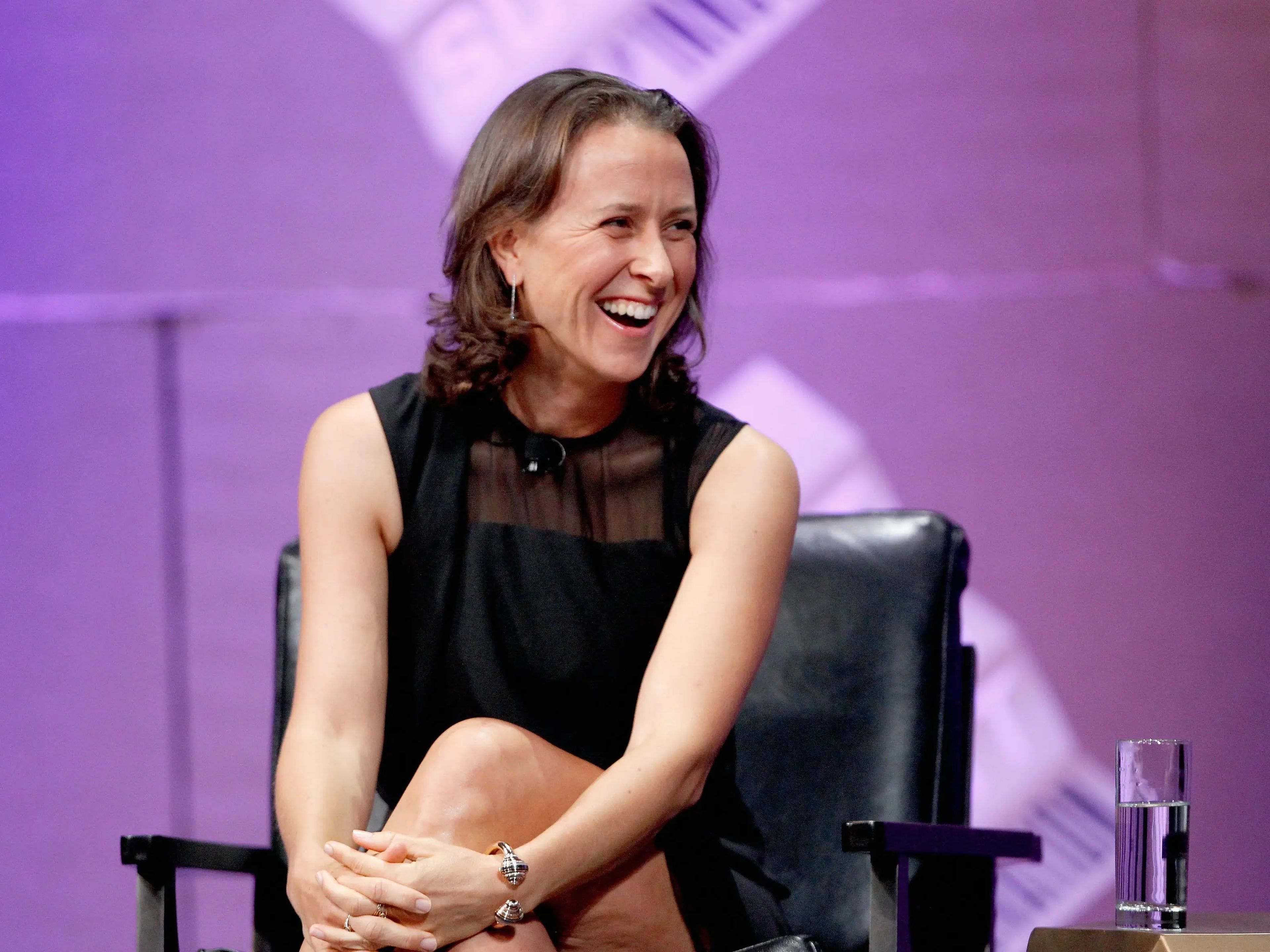 La cofundadora de 23andMe, Anne Wojcicki, con un patrimonio de 300 millones de dólares según Forbes, es inversora en la startup de longevidad Gameto.