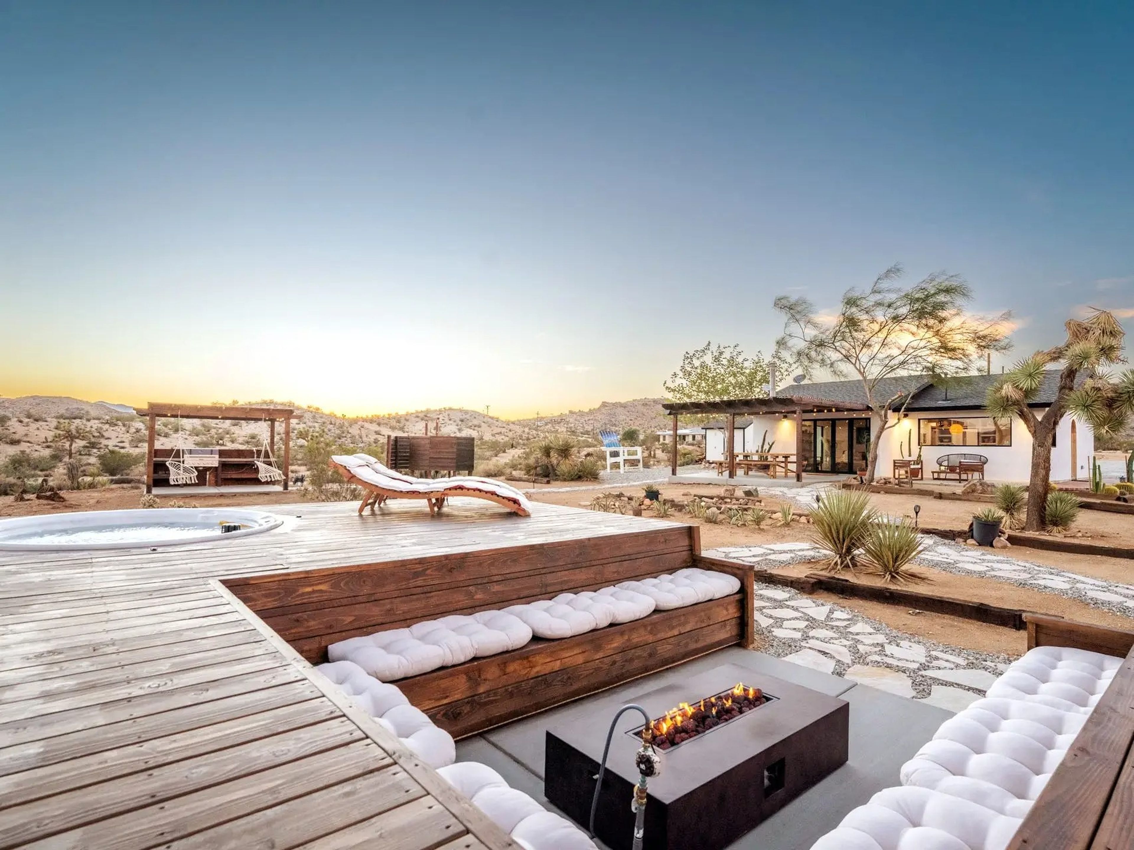 Casa Coyotes is a luxurious Airbnb near the Joshua Tree National Park in California