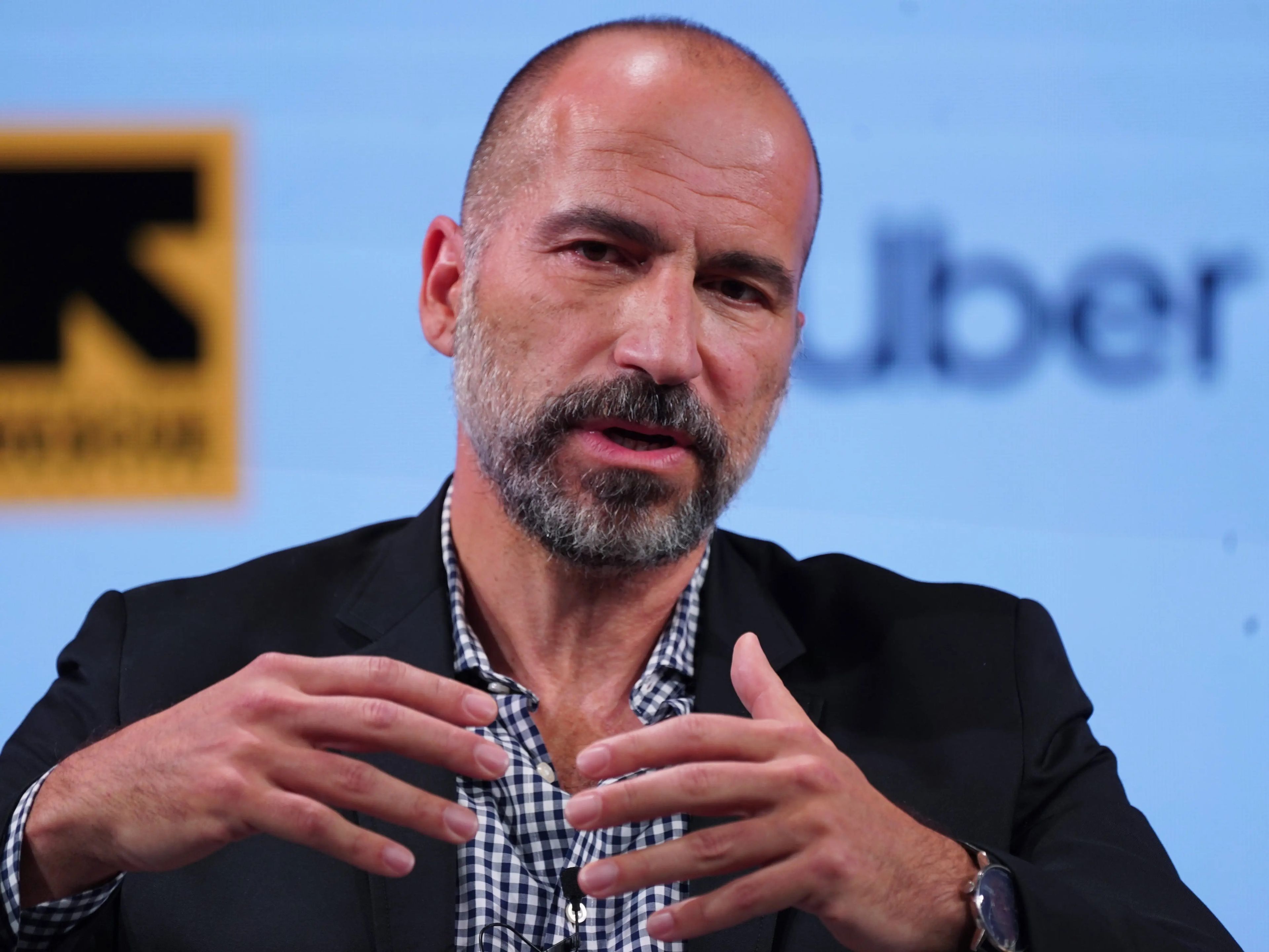 Dara Khosrowshahi, consejero delegado de Uber, habla en el escenario durante la Cumbre Anual Concordia 2021 el 22 de septiembre de 2021 en Nueva York. 