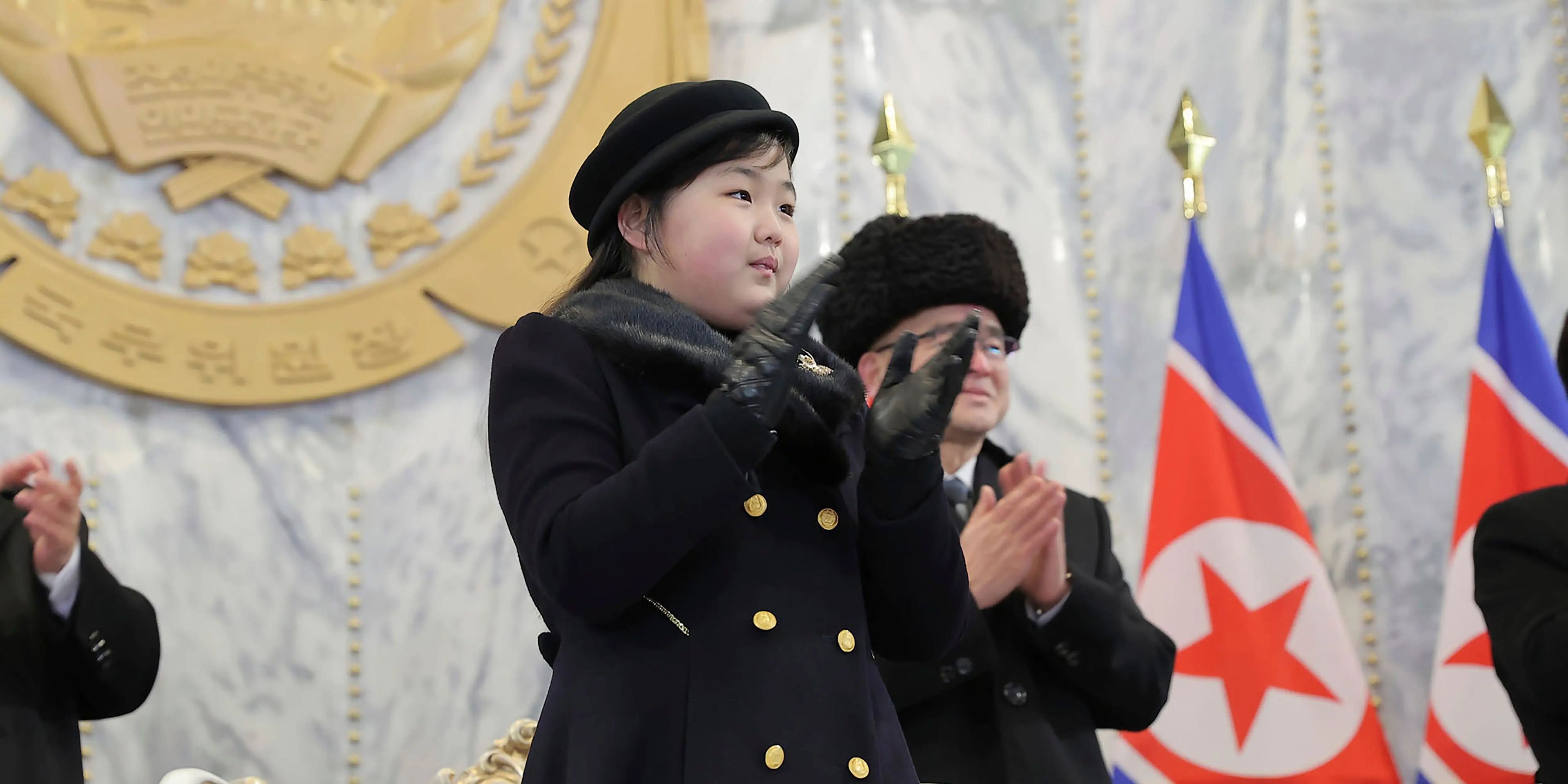 La hija de Kim Jong Un, que se cree que se llama Kim Ju Ae, ha aparecido en múltiples ocasiones en los medios de comunicación estatales norcoreanos en los últimos meses.