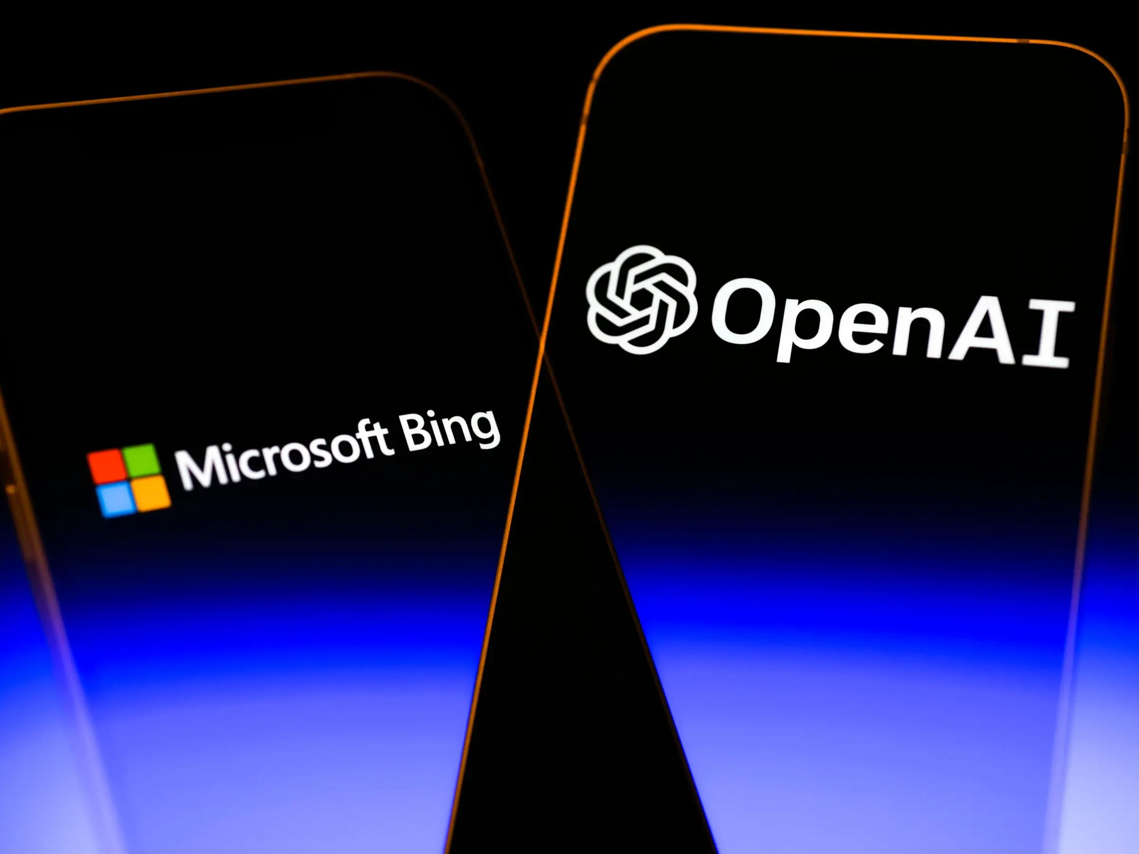 El logo del buscador de Microsoft, Bing, junto al logo de OpenAI, la desarrolladora de ChatGPT.