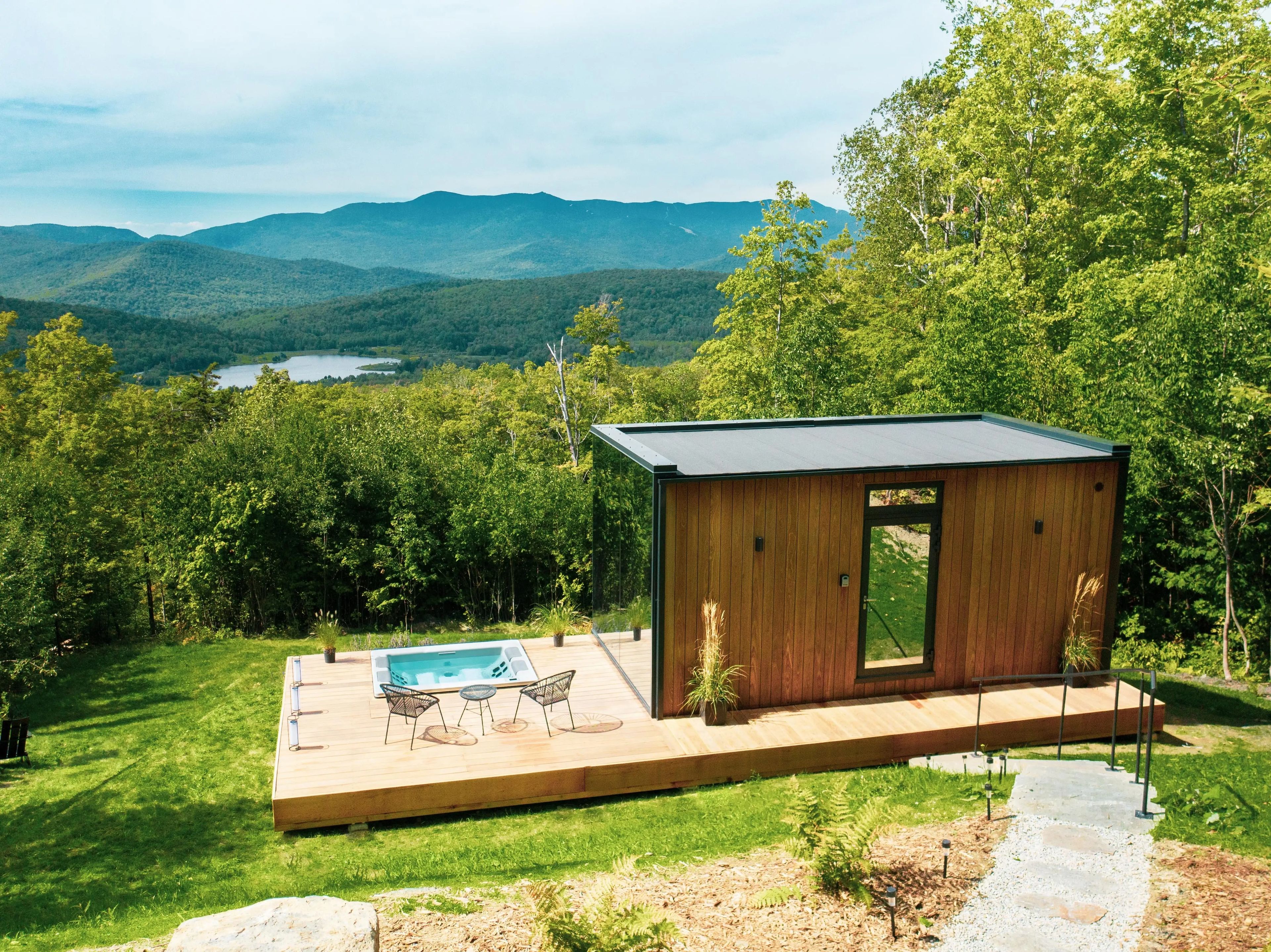 Tiny glass Airbnb house in Vermont