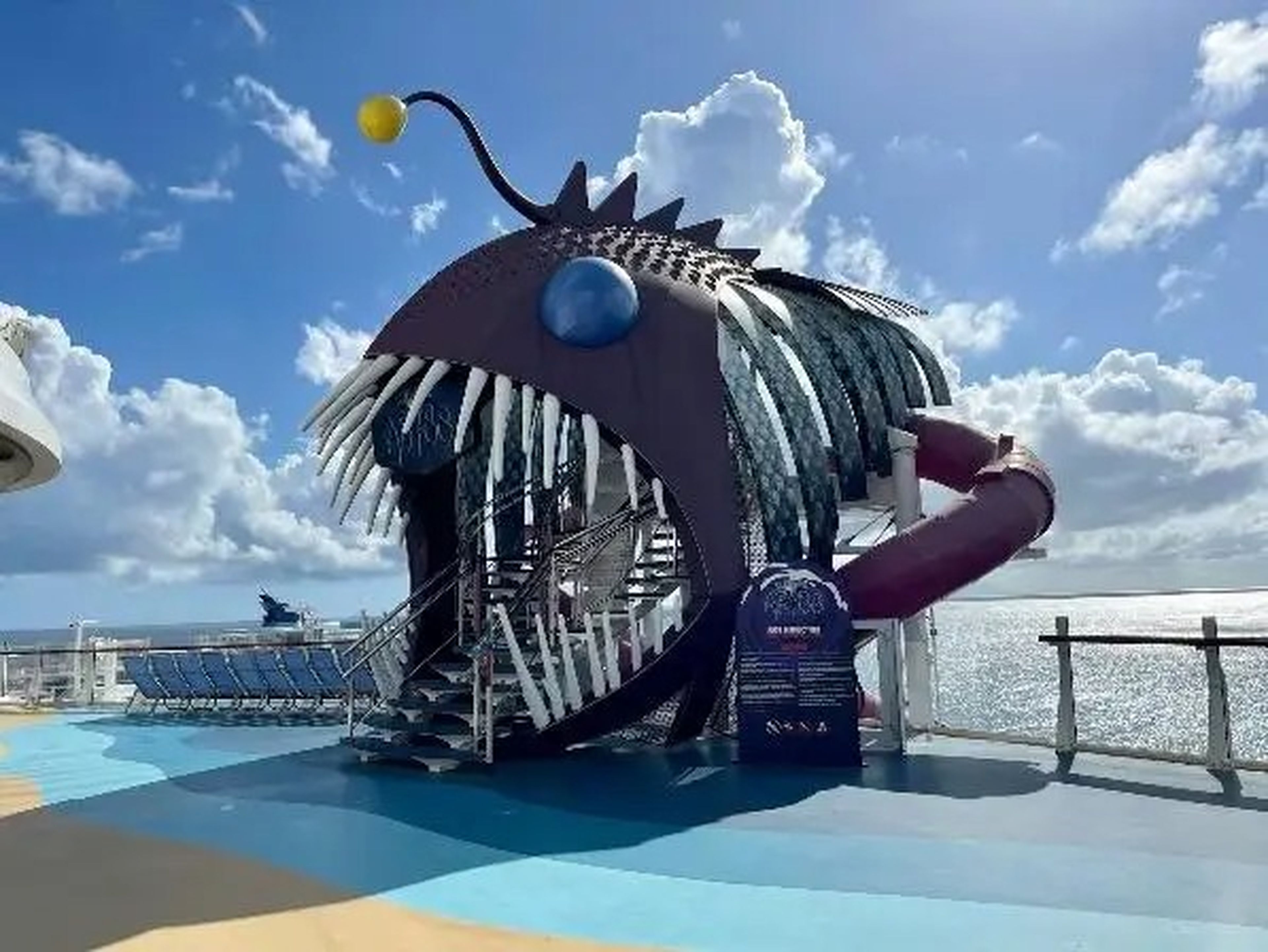 the Ultimate Abyss slide on the symphony of the seas