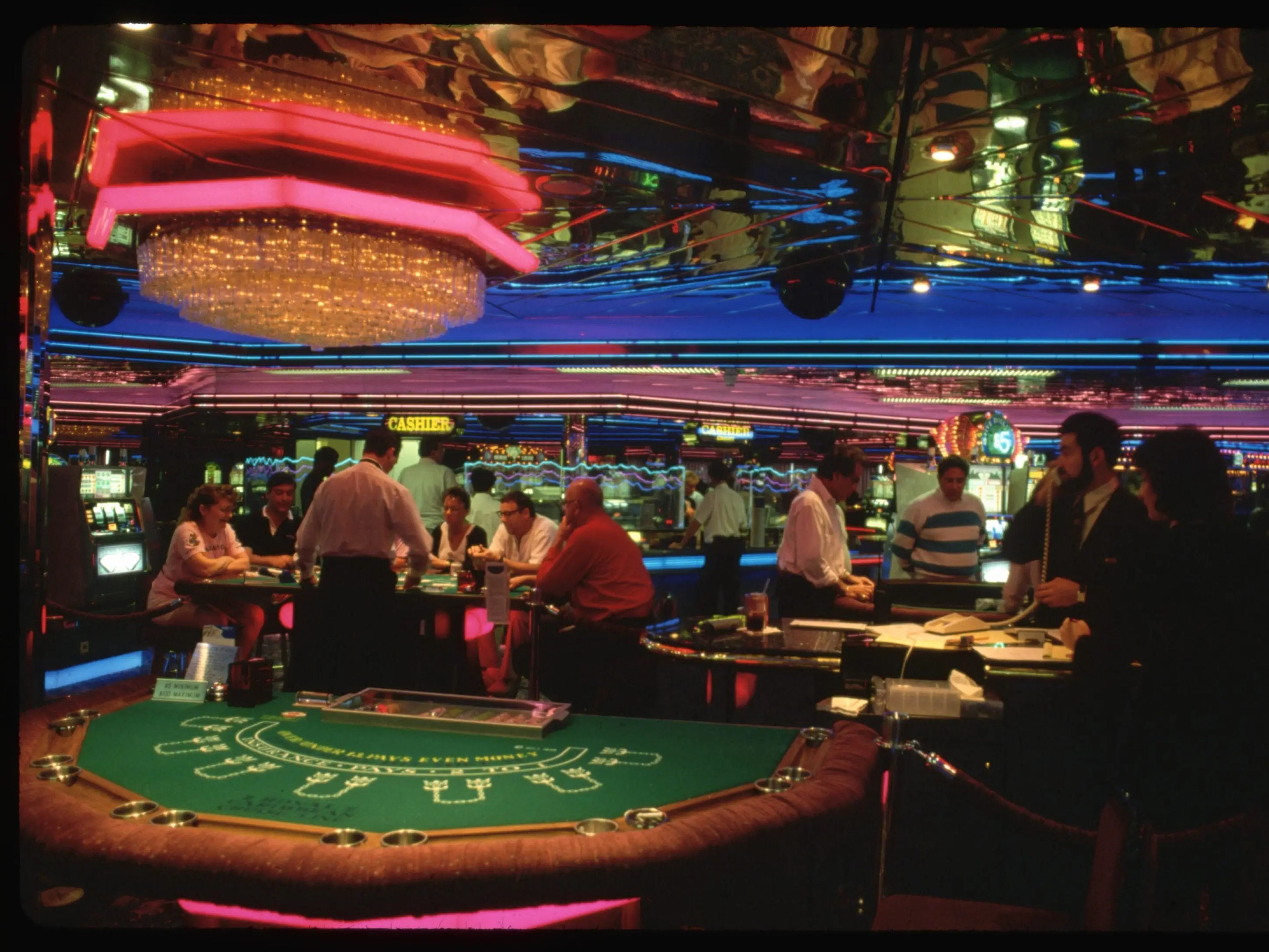 El casino a bordo del crucero Majesty of the Seas, hacia 1993.