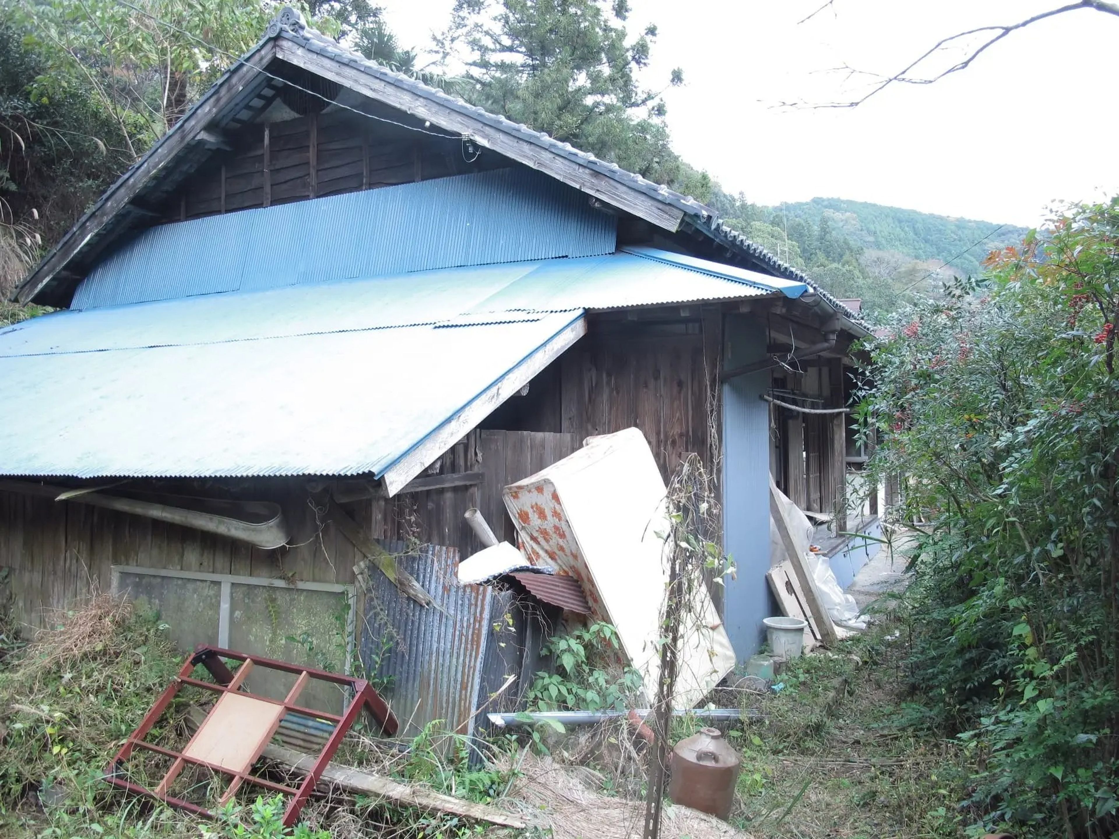 Exterior de la casa tradicional abandonada que Kajiyama acabó renovando.