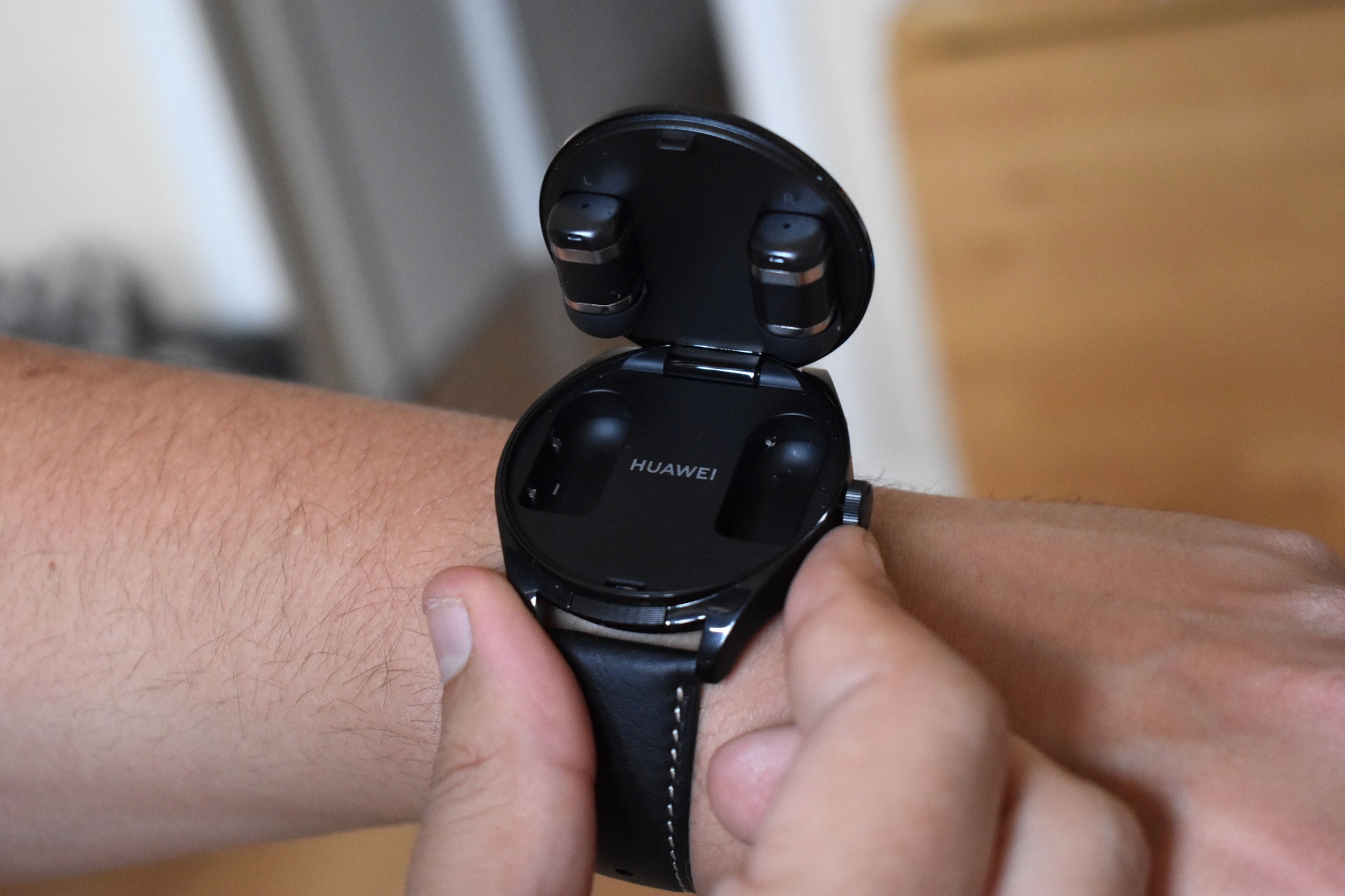 Huawei Watch Buds, opiniones tras primera toma de contacto. Vídeo y fotos.