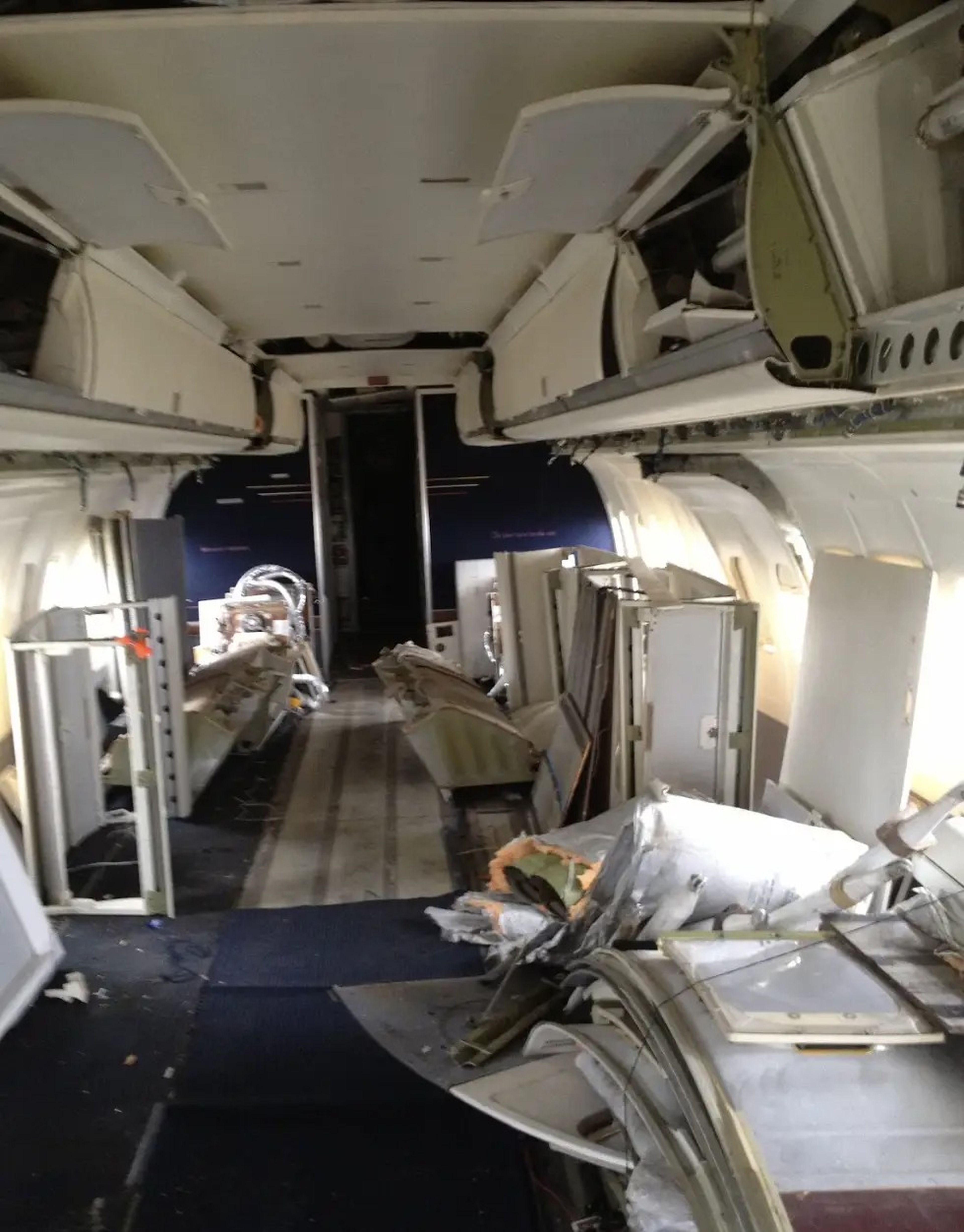 Interior of Axline's McDonnell Douglas MD-80
