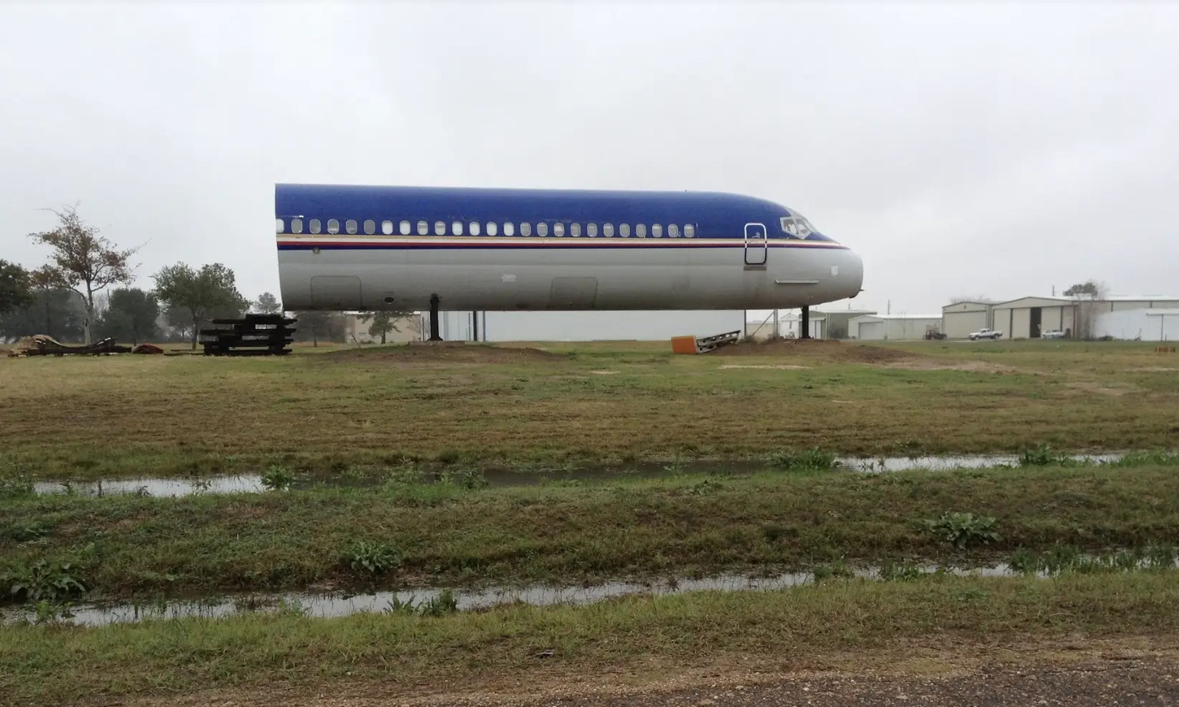 McDonnell Douglas MD-80 installed on Axline's Texan airport plot.