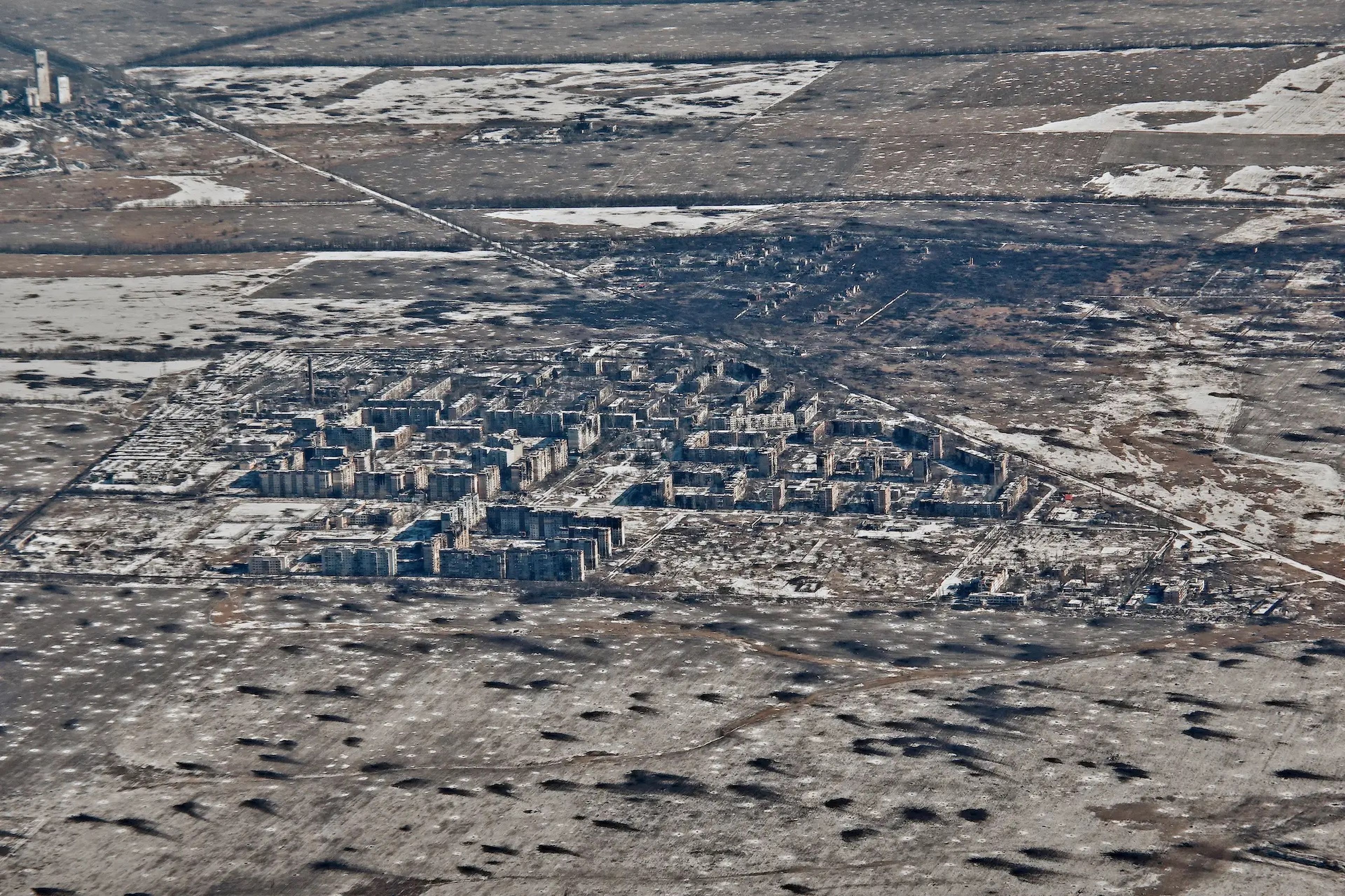 Vista aérea de Vuhledar, escenario de intensos combates en la región ucraniana de Donetsk, el 10 de febrero de 2023.