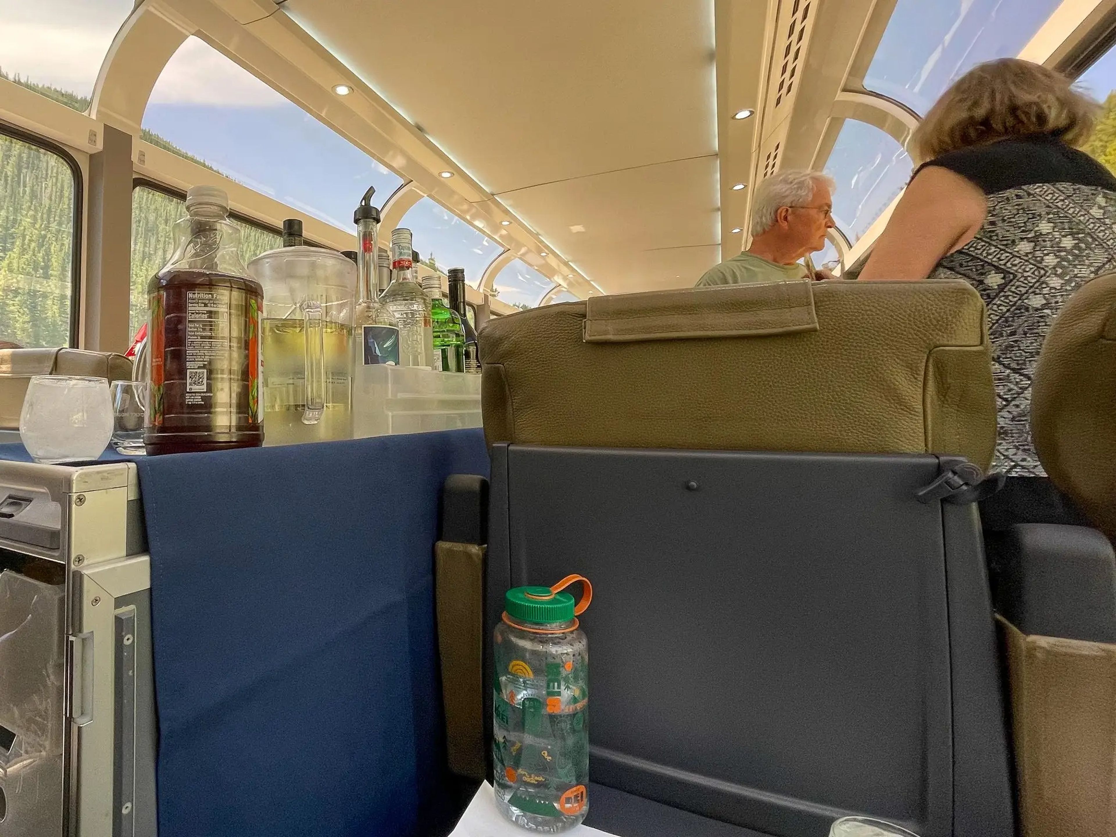 La botella de agua de la autora en un viaje en tren por Colorado.