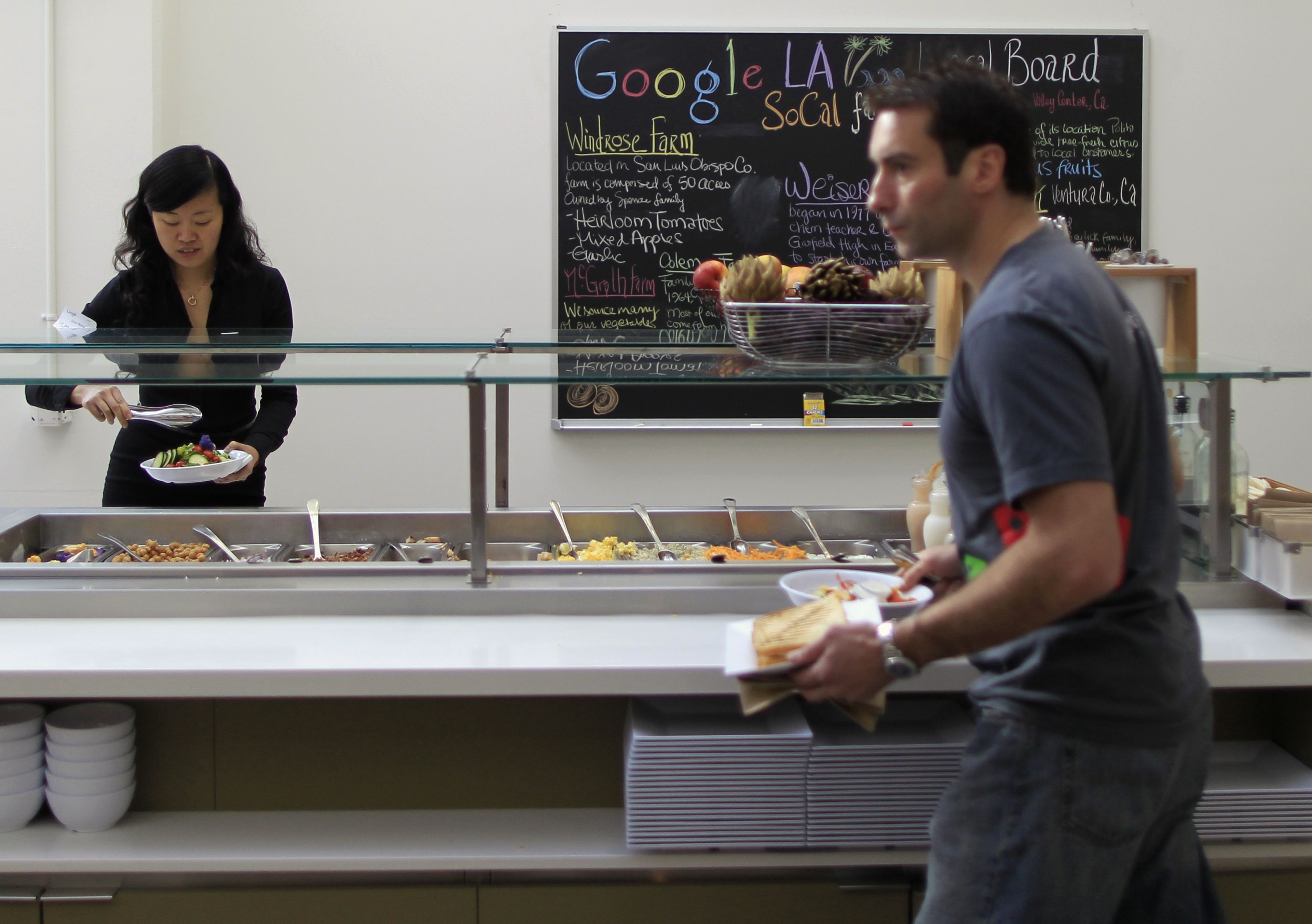 Google cierra algunas cafeterías de sus oficinas 