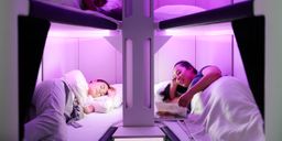 El concepto "Skynest" de Air New Zealand ofrece camas a los pasajeros de vuelos económicos de larga distancia.