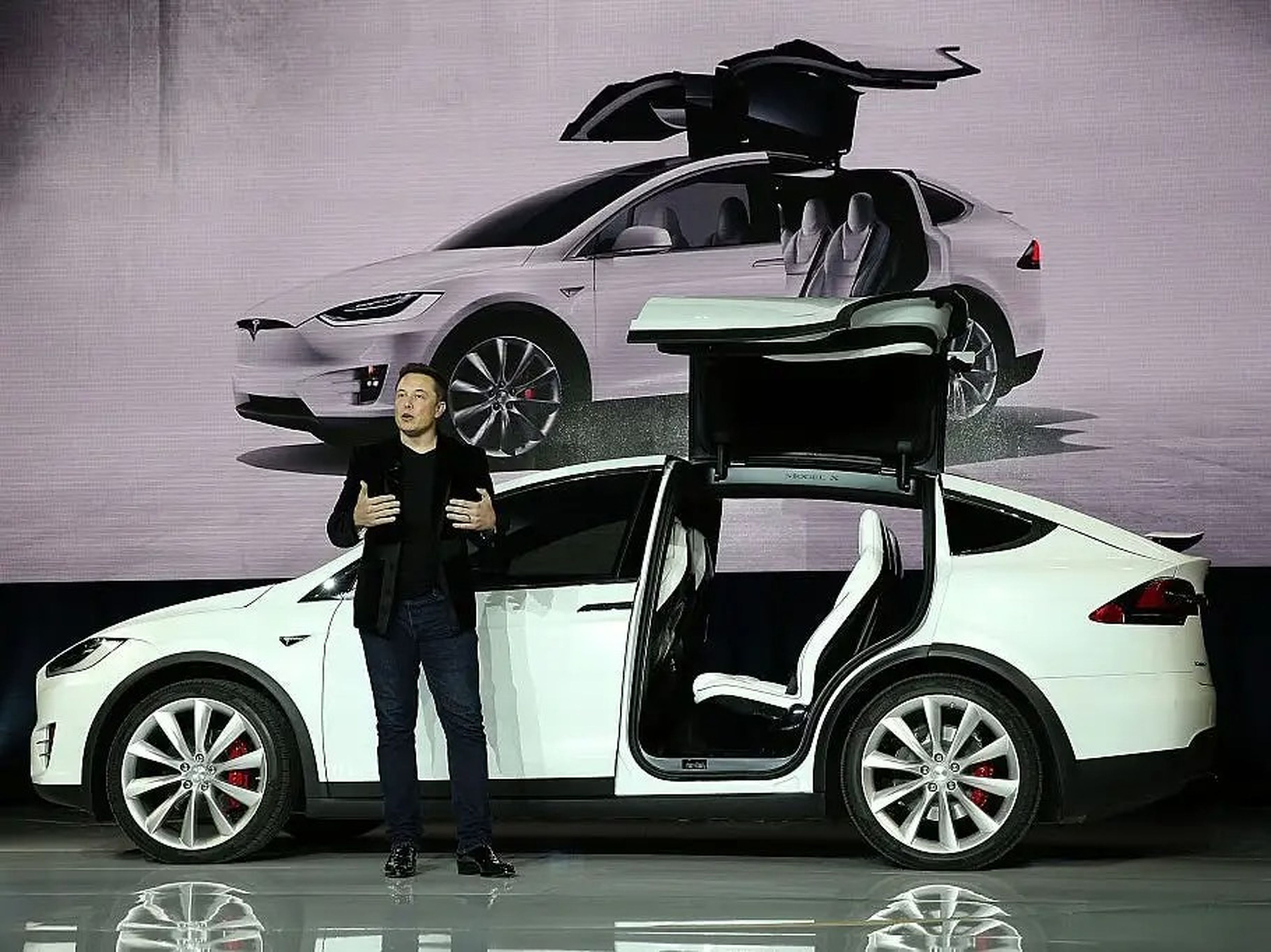 Mientras algunos inversores se enfadan por el recorte de precios de Tesla, Musk defendió la estrategia de la empresa en una conferencia con analistas tras la publicación de los resultados el miércoles por la noche.
