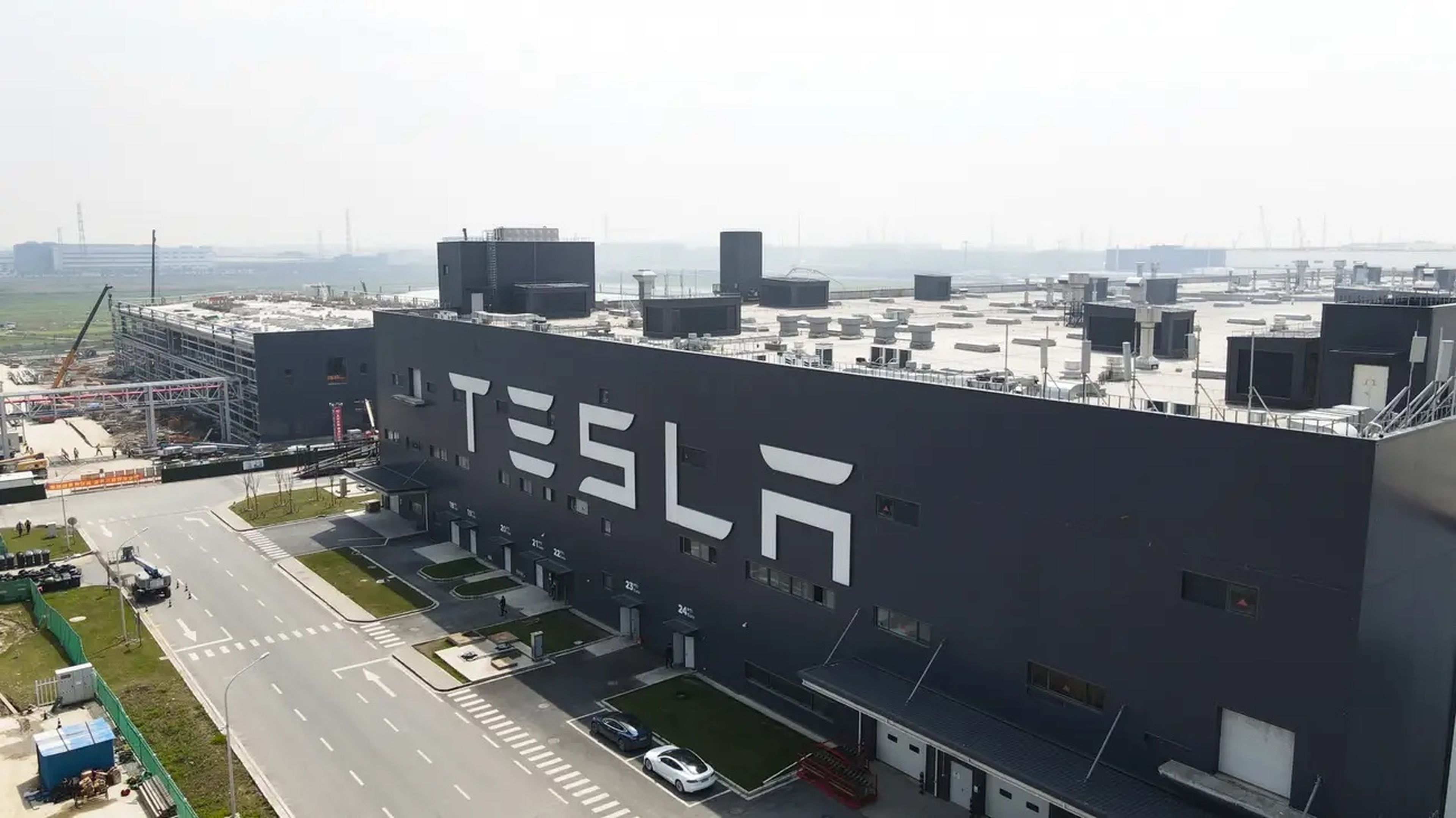 La Gigafactoría de Tesla en Shanghái en 2021.