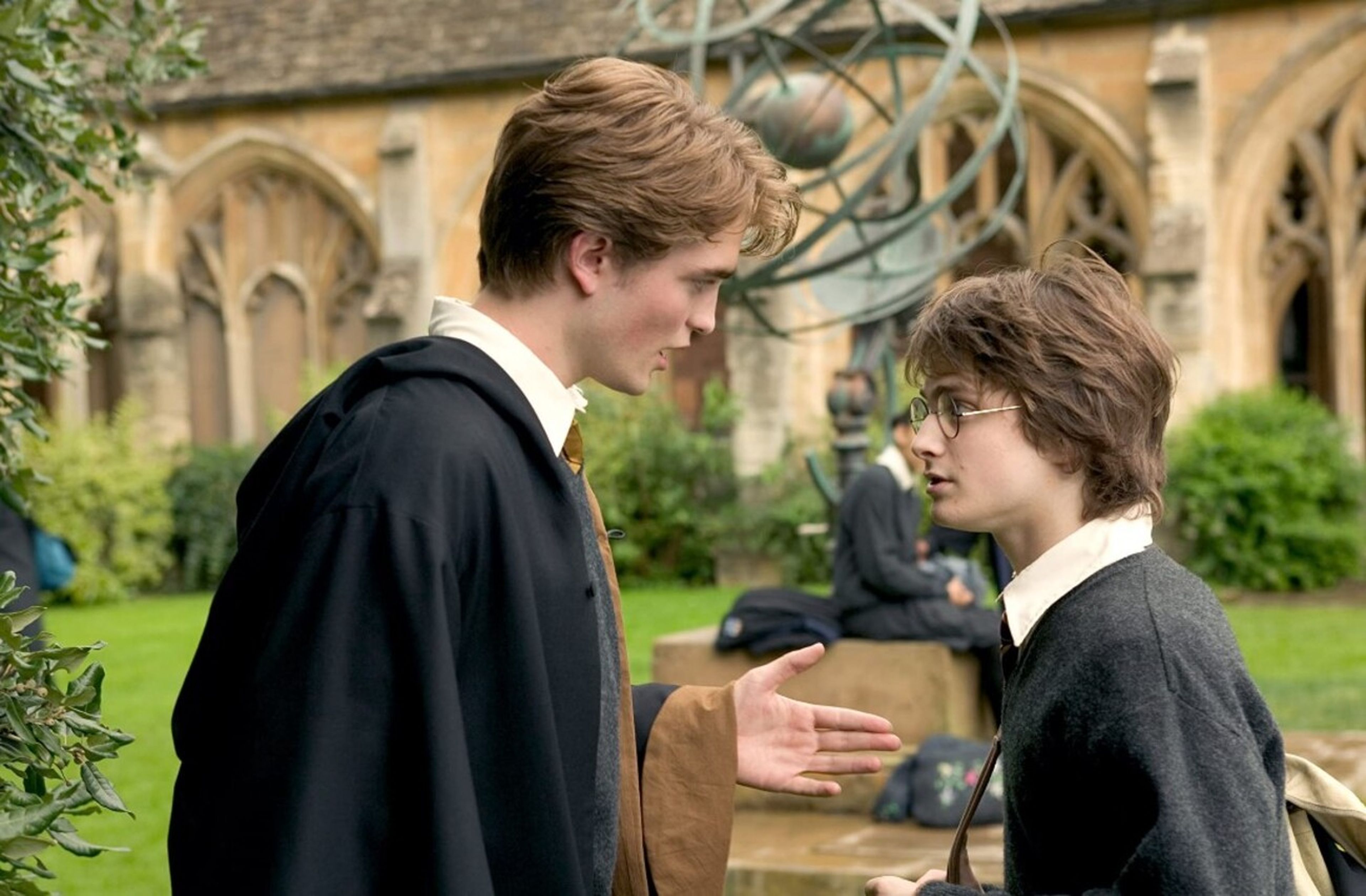 Robert Pattinson y Daniel Radcliffe en sus papeles de Cedric Diggory y Harry Potter en 'Harry Potter y el cáliz de fuego'.