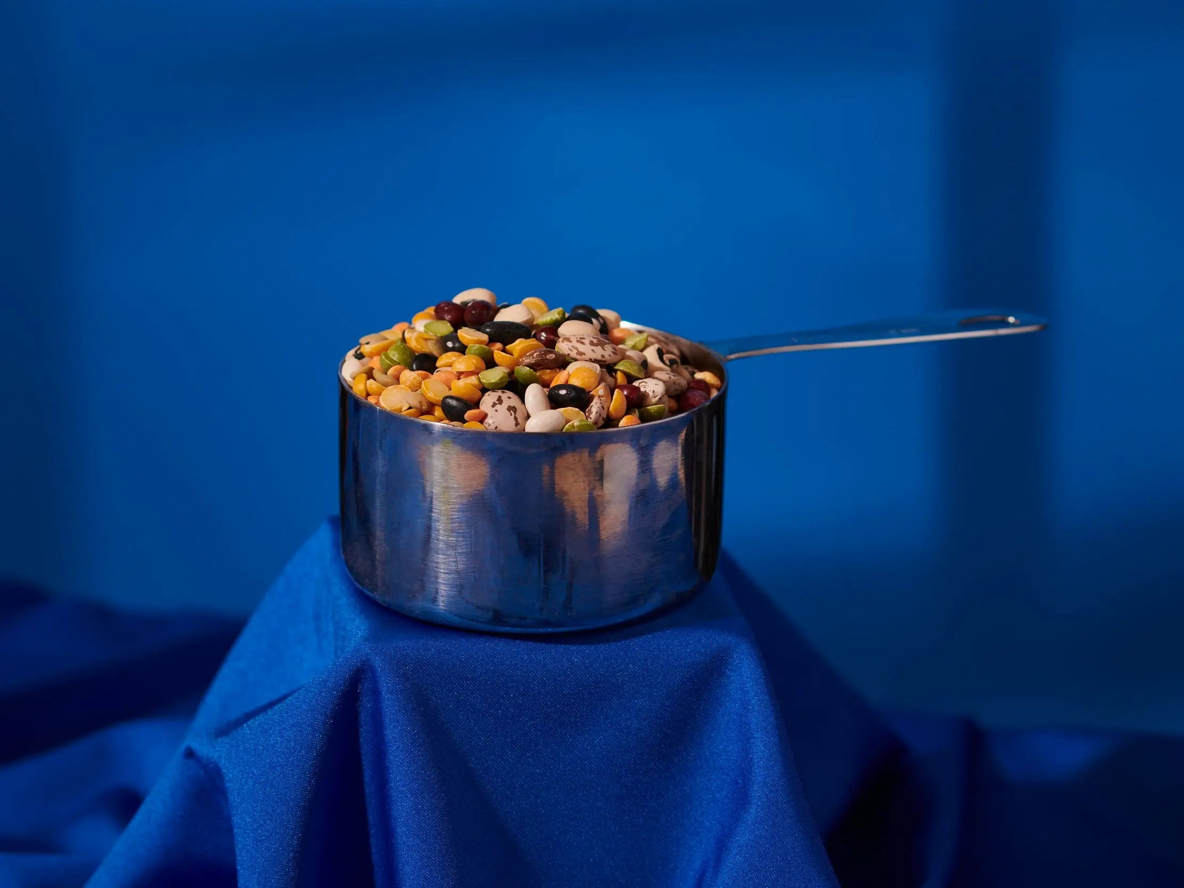 Las legumbres son la "piedra angular" de las dietas de los centenarios, según Dan Buettner de Zonas Azules.