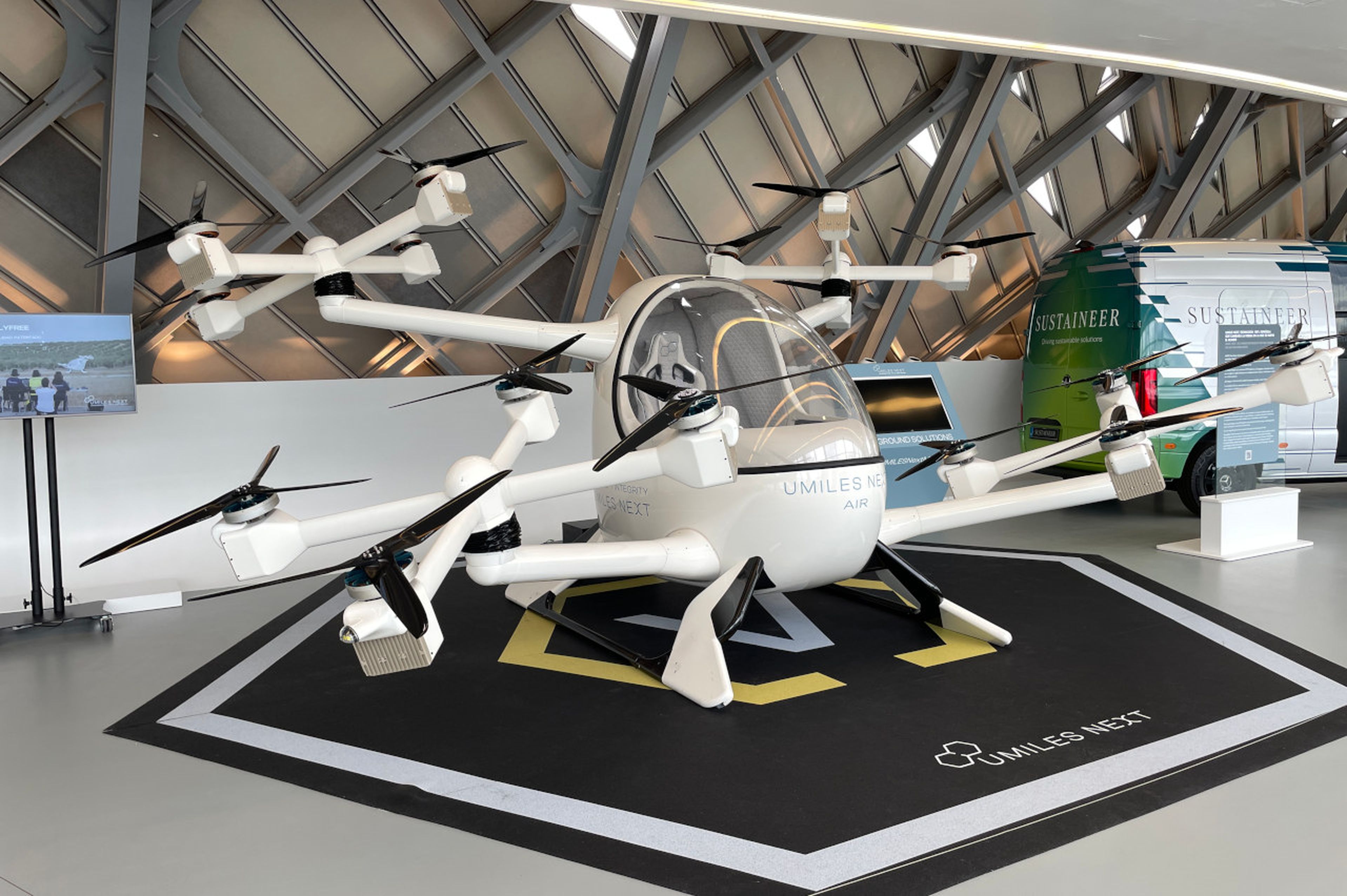 Umiles Next, un dron para el transporte de personas y mercancías, expuesto en Mobility City