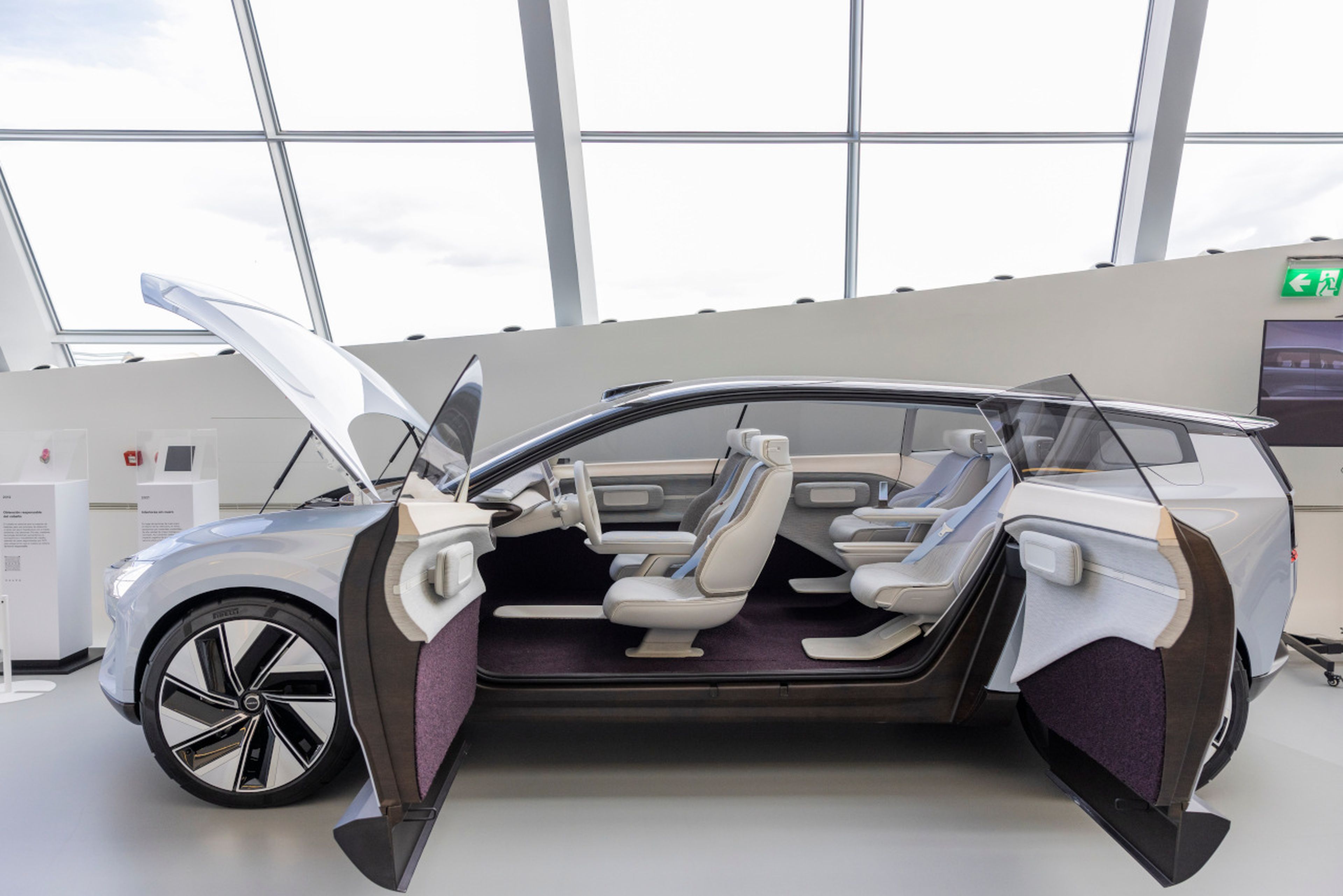 El Volvo Concept Recharge expuesto en el Mobility City de Zaragoza