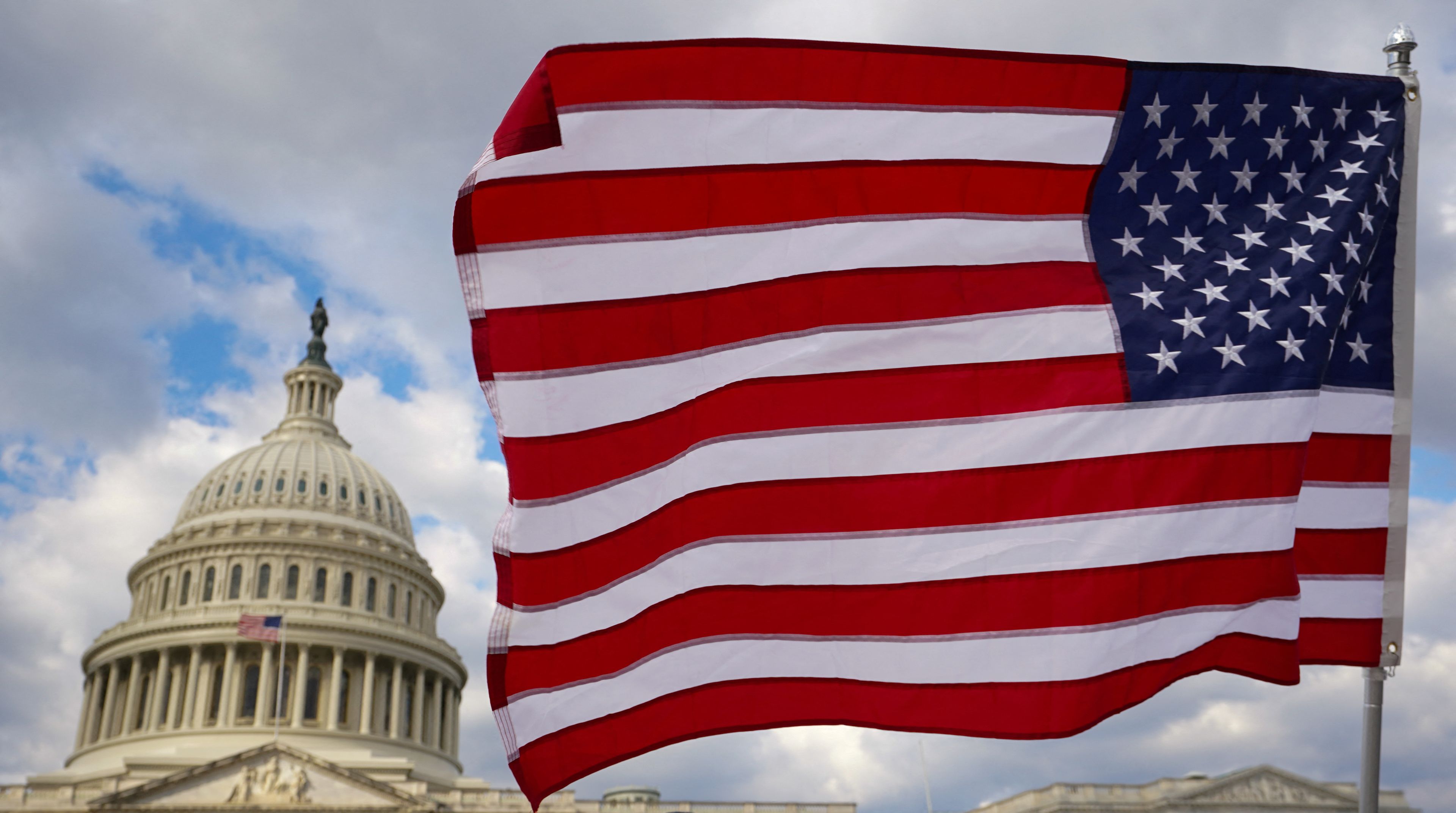 Bandera de Estados Unidos en el Capitolio