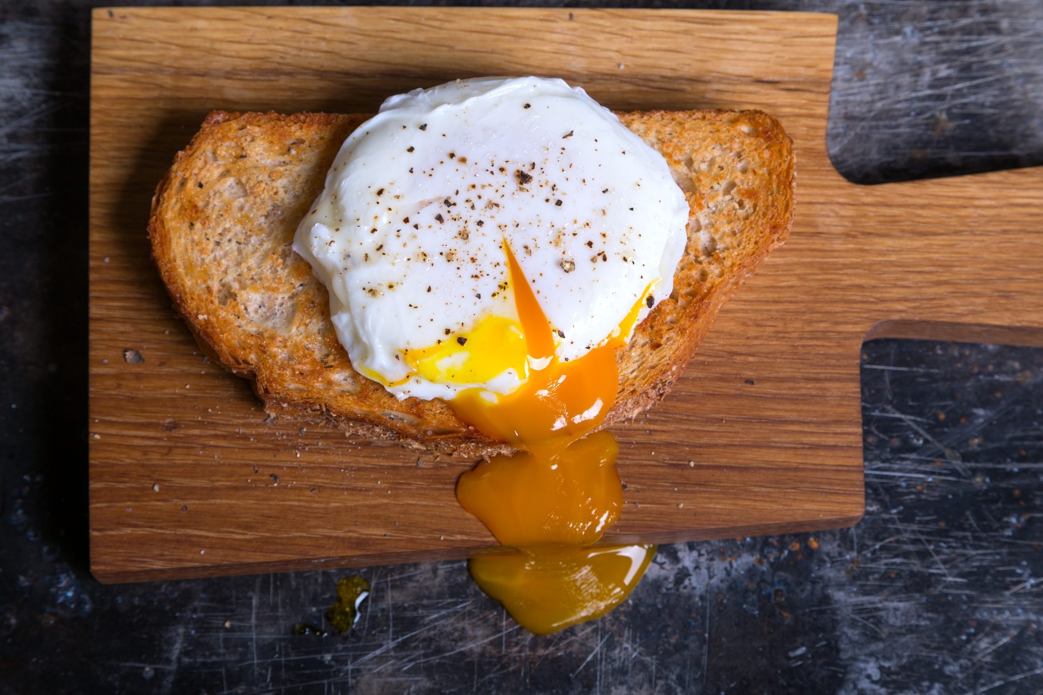 El truco más sencillo para hacer el huevo poché perfecto de manera