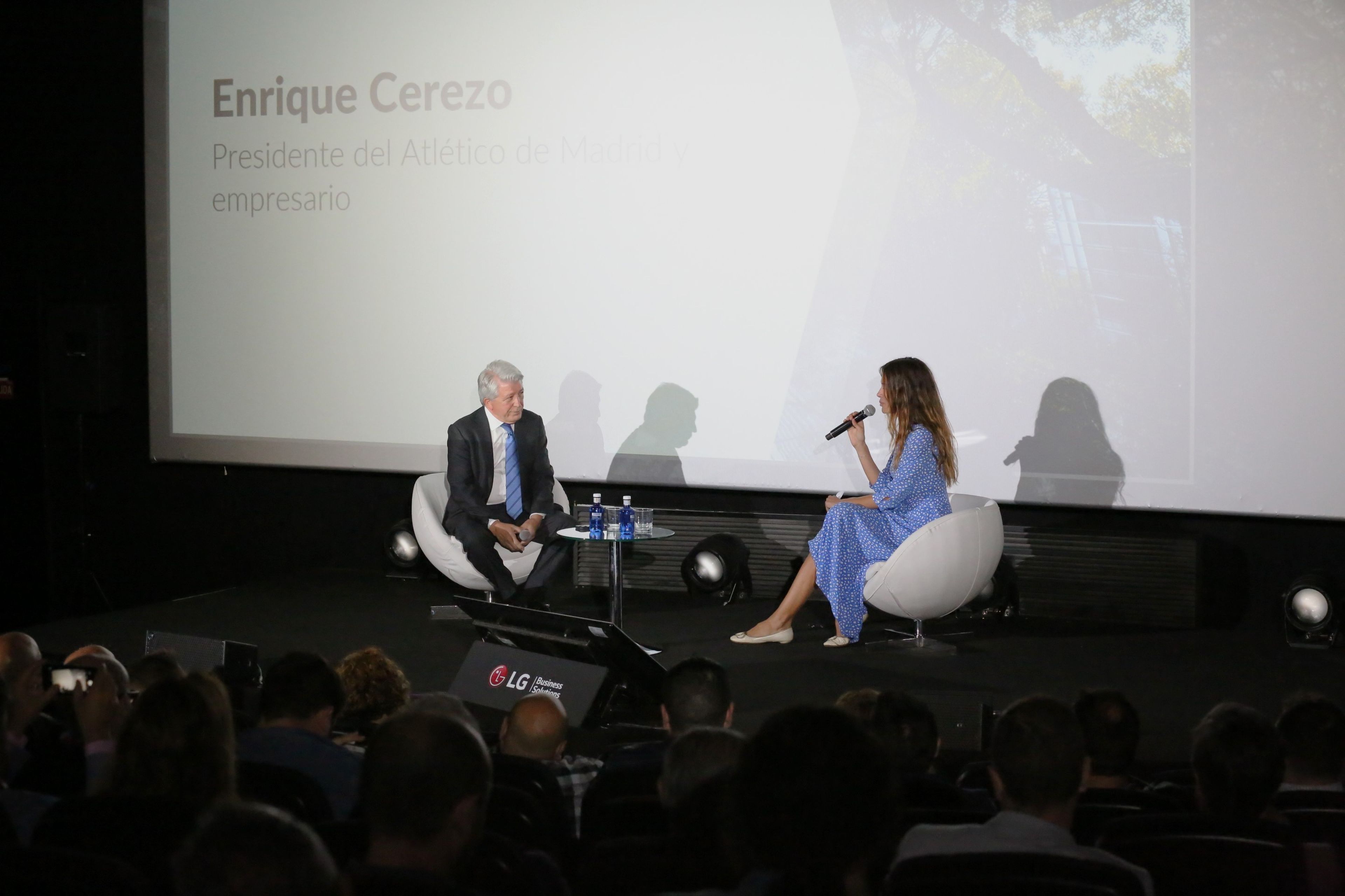 Entrevista a Enrique Cerezo, presidente del Club Atlético de Madrid, del que LG es proveedor tecnológico. | Créditos: Álvaro García / LG Electronics