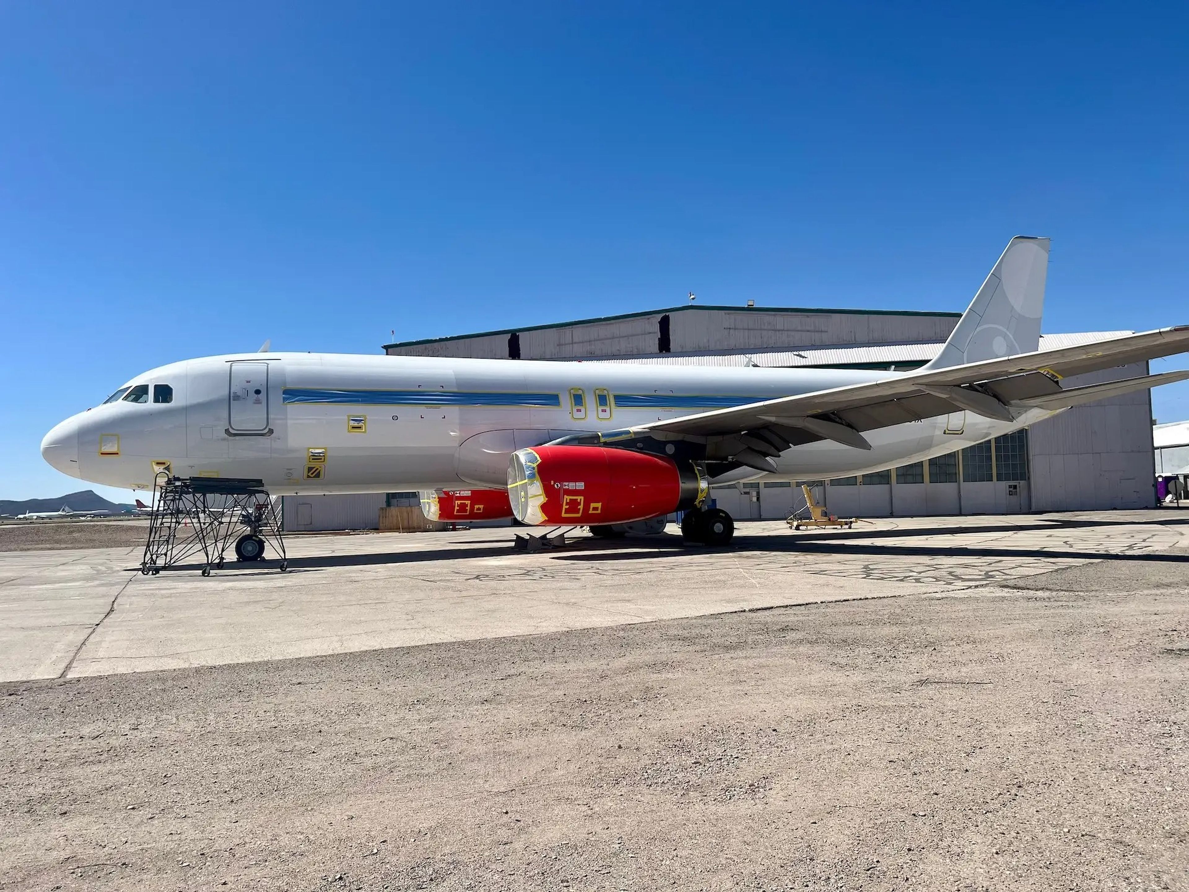 Un avión de pasajeros de fuselaje estrecho en Pinal Airpark (Arizona).