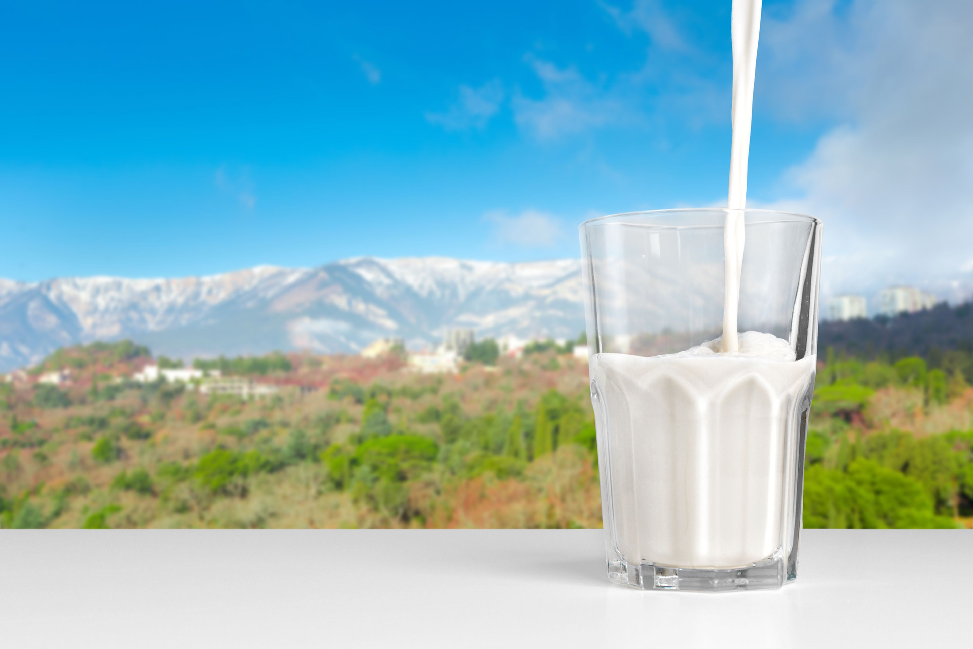 La leche semidesnatada no adelgaza más que la entera, según un experto