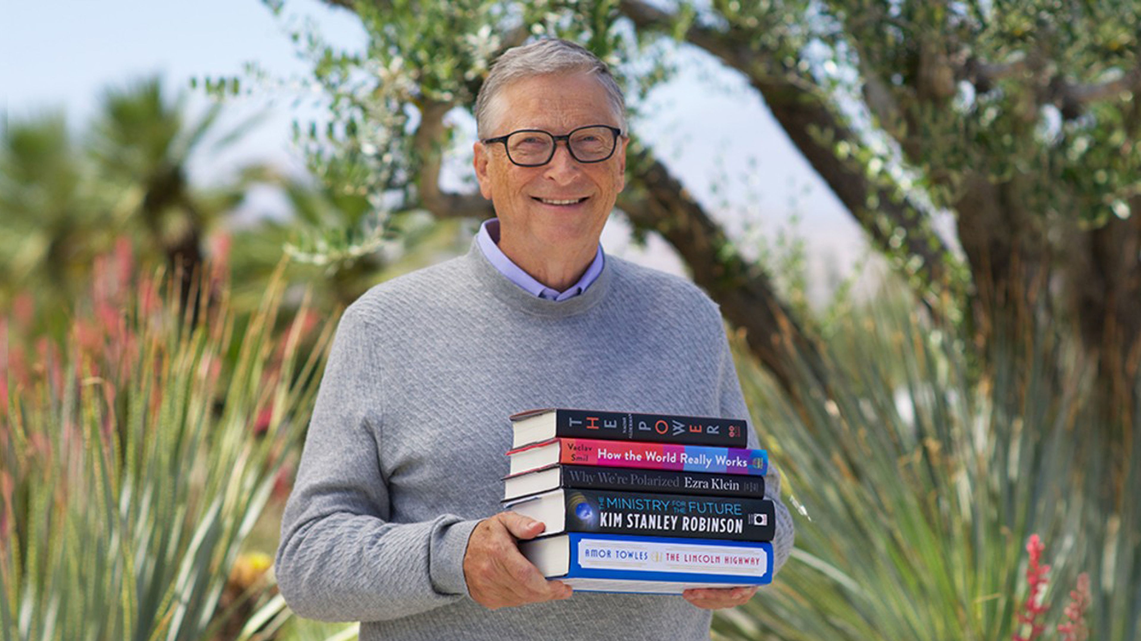 Bill Gates con libros