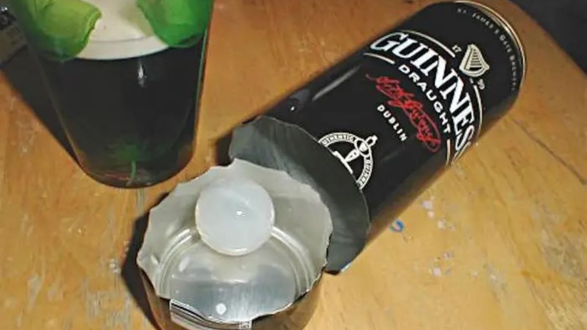 Por qué hay una bola blanca de plástico en las cervezas de Guinness?