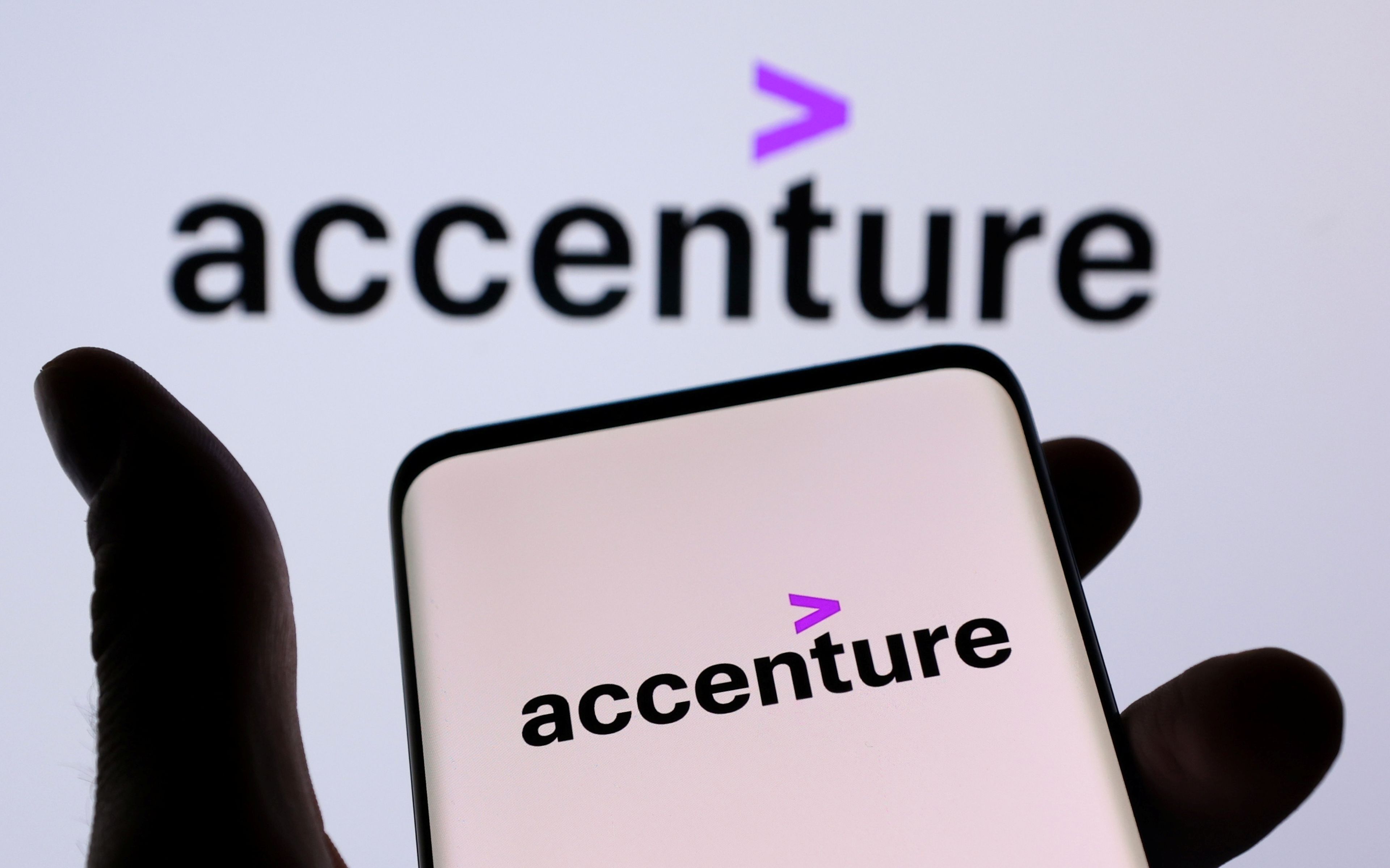 Logo de Accenture.