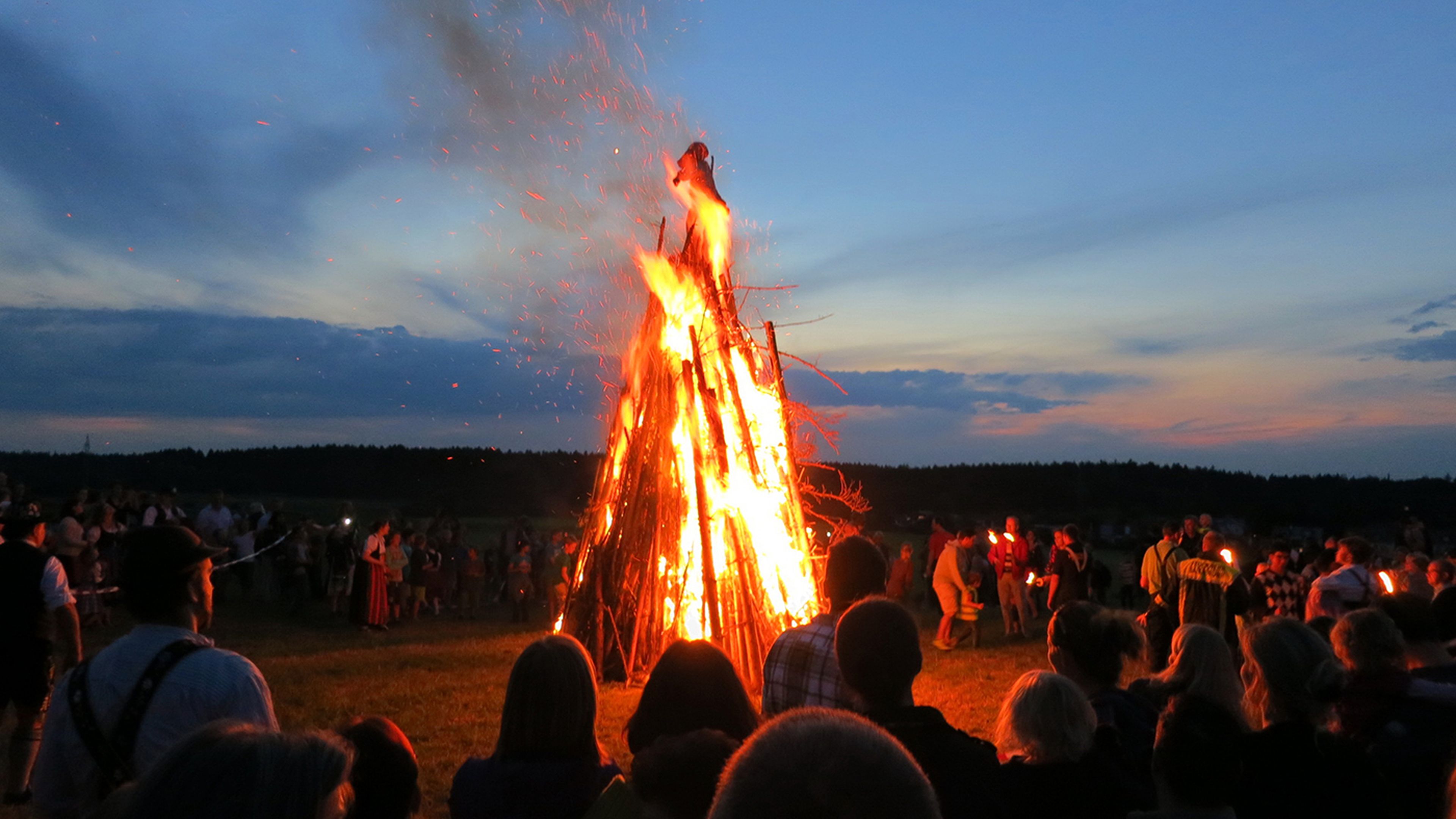 La noche de San Juan es una de las más mágicas del año, además de una fiesta muy popular, llena de magia, deseos y supersticiones.