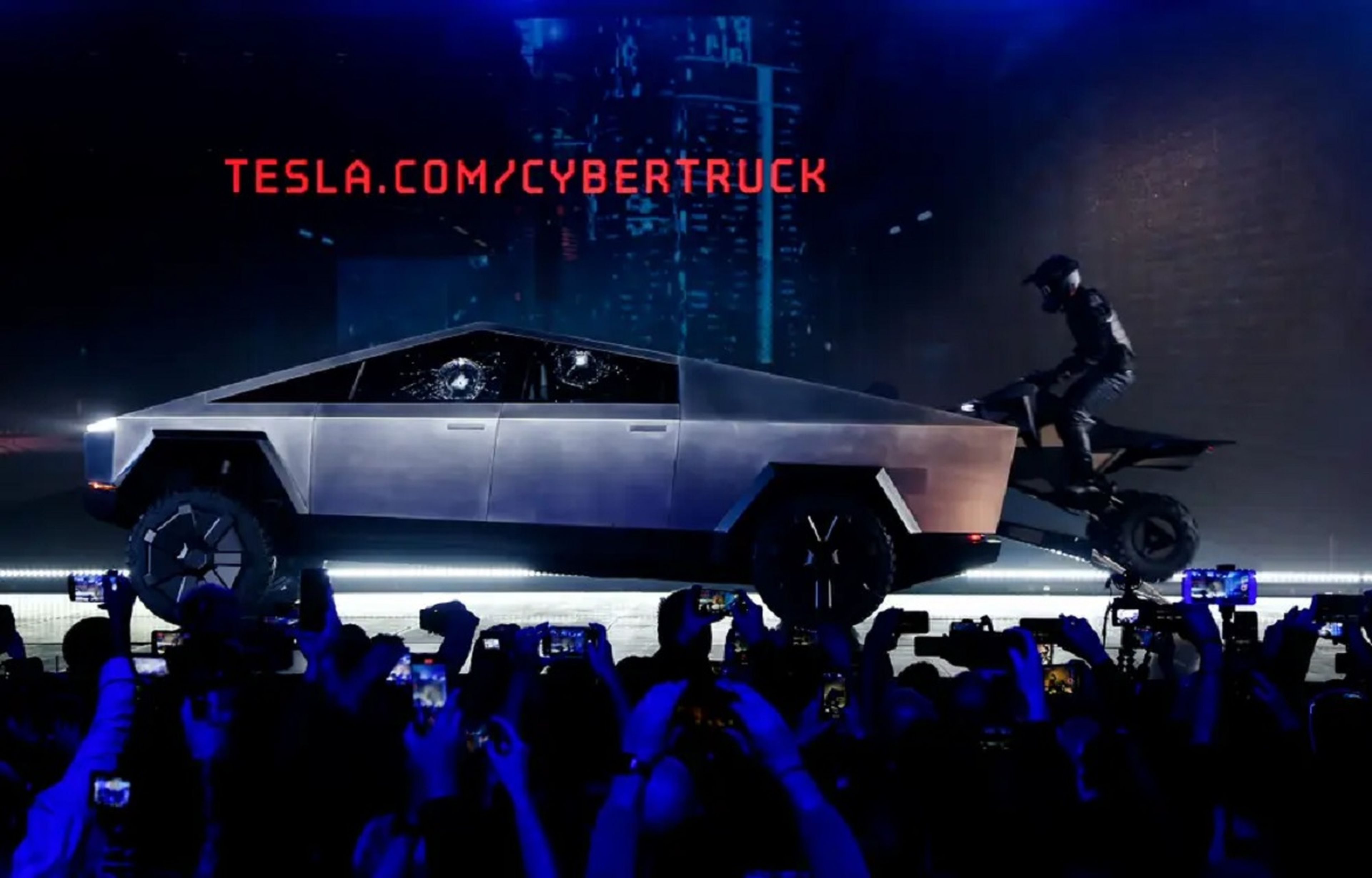 Tesla Cybertruck y Cyberquad.