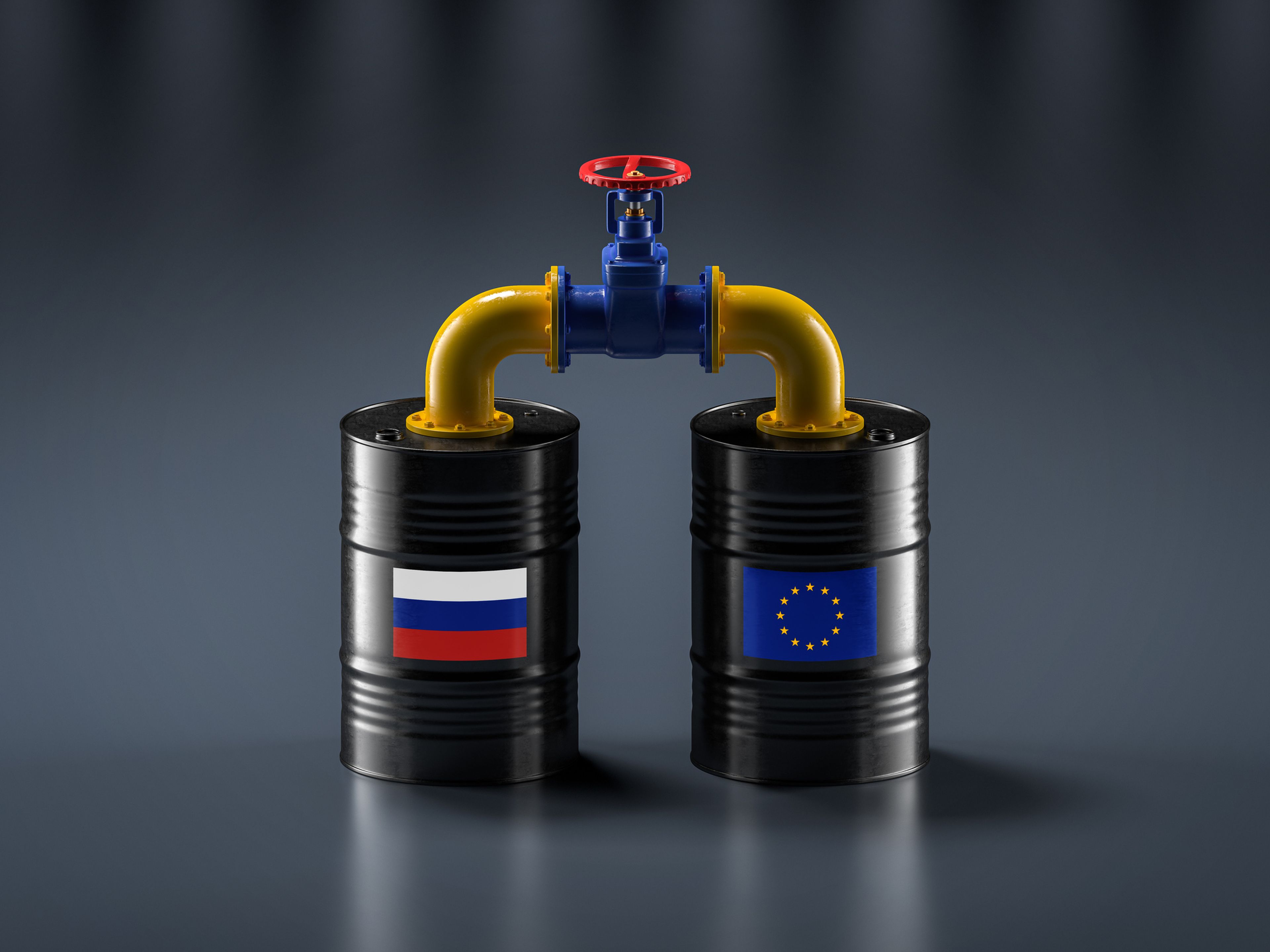 2 barriles de petróleo unidos por una tubería. Uno tiene la bandera de Rusia y otro la de la UE.