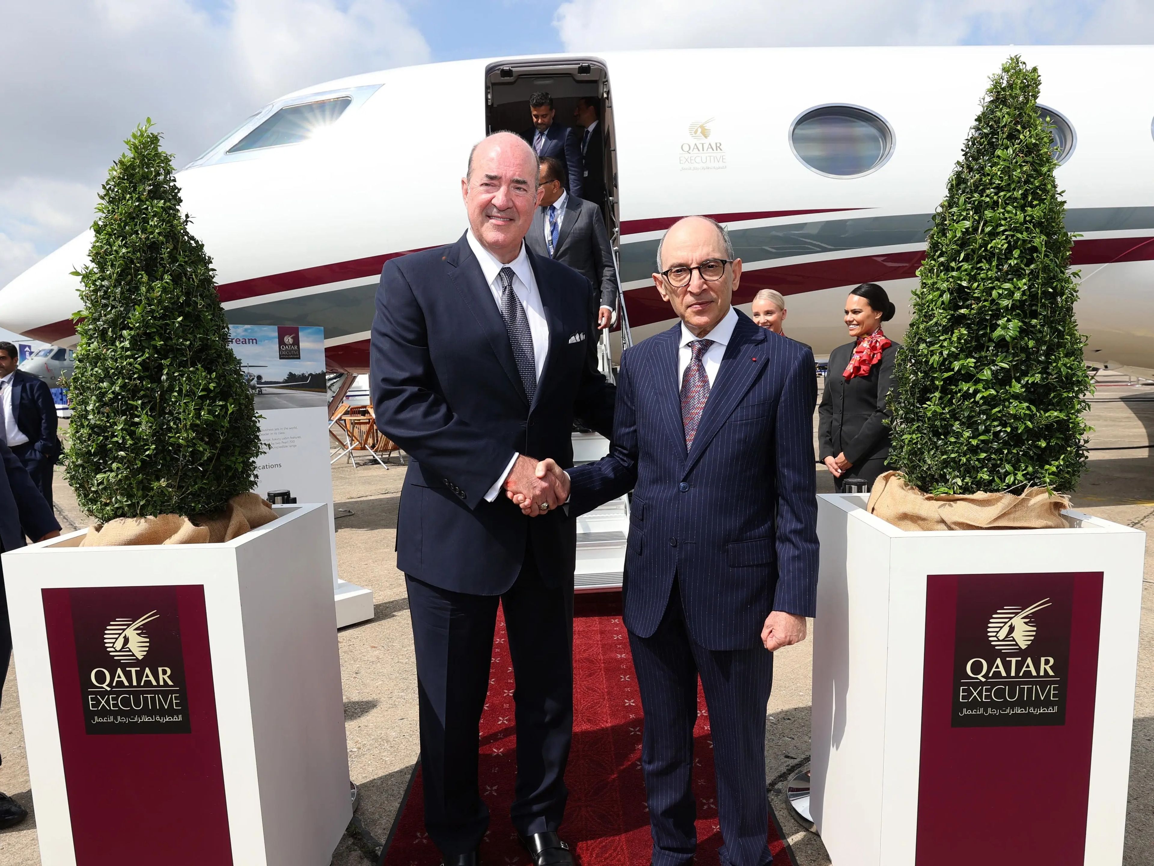 Akbar Al Baker with Gulfstream executive in front of the G700.