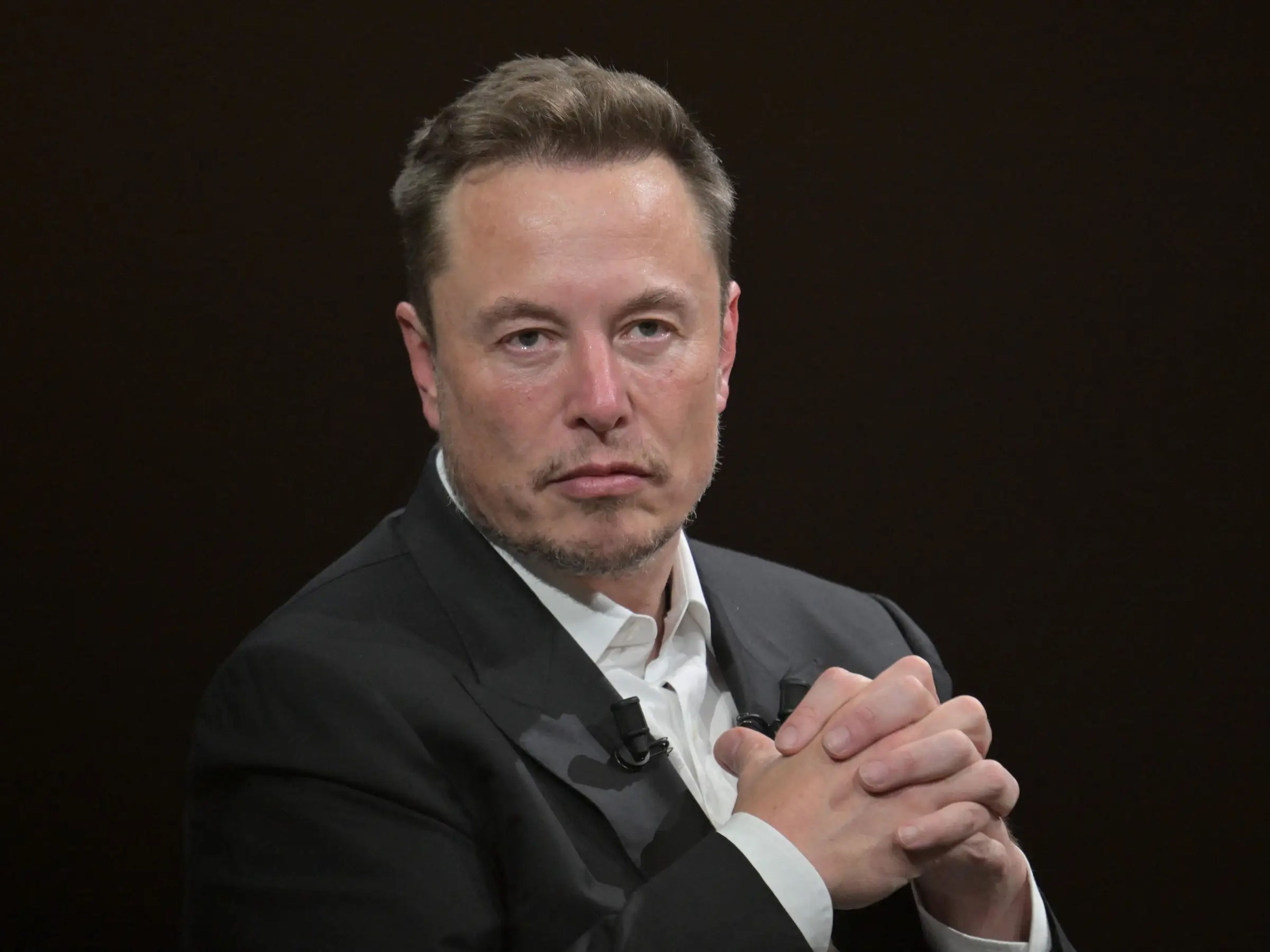 Elon Musk respondió a las preguntas sobre los recortes de precios de Tesla durante la llamada con inversores.