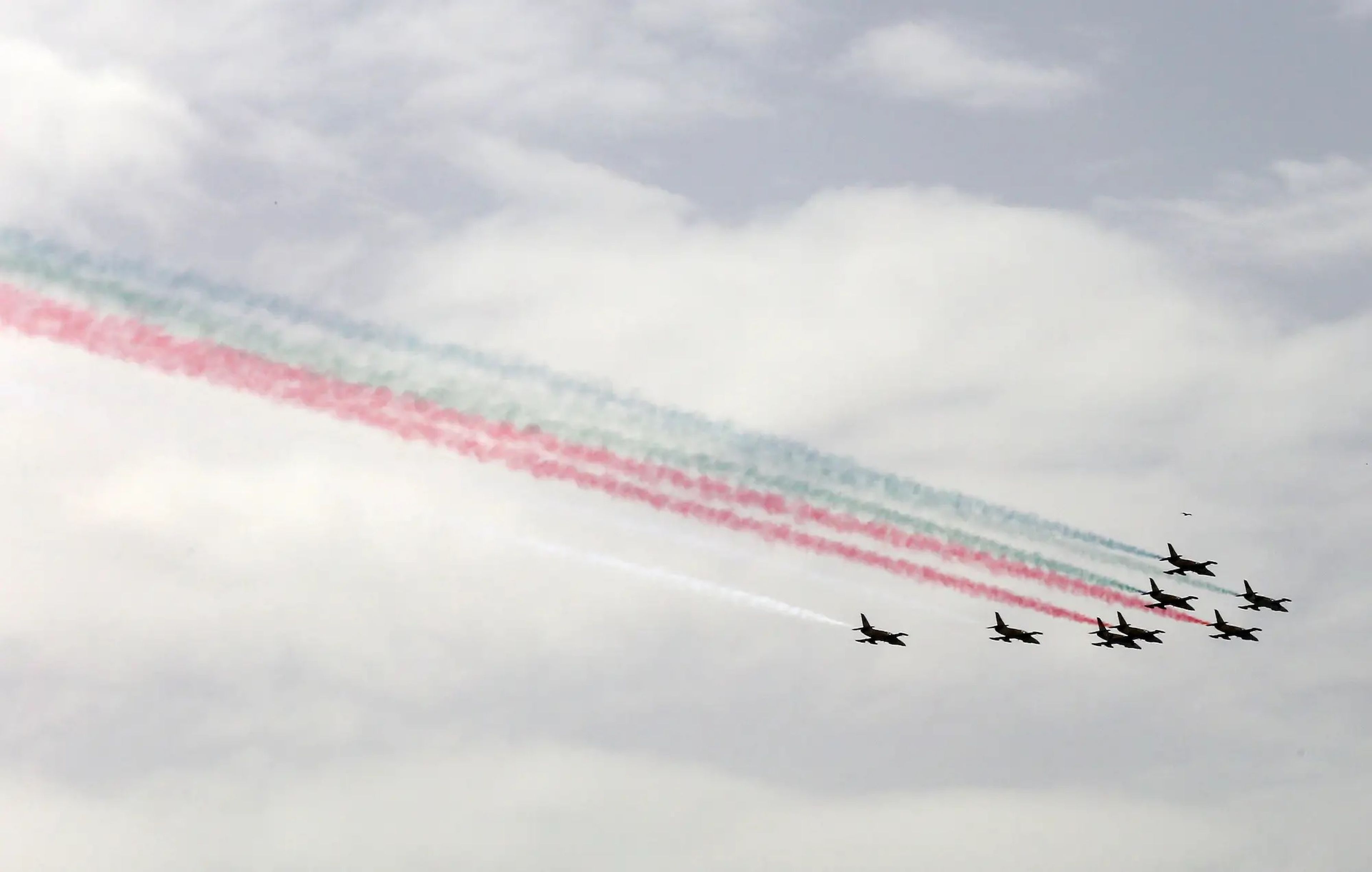 Formaciones de la Fuerza Aérea conmemoran el 60º aniversario de la Independencia argelina en Argel en julio de 2022.