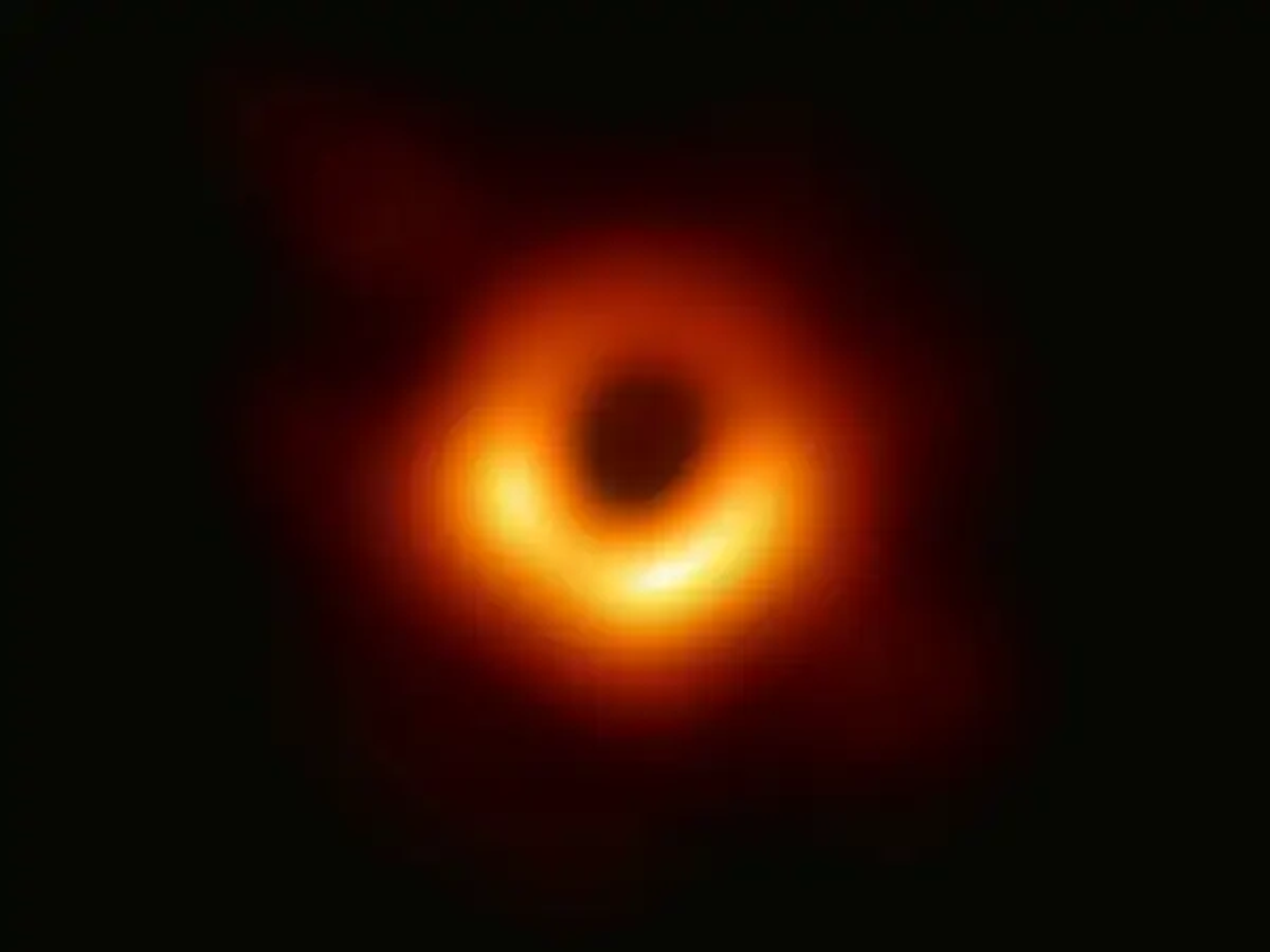 La primera imagen directa jamás obtenida de un agujero negro supermasivo.