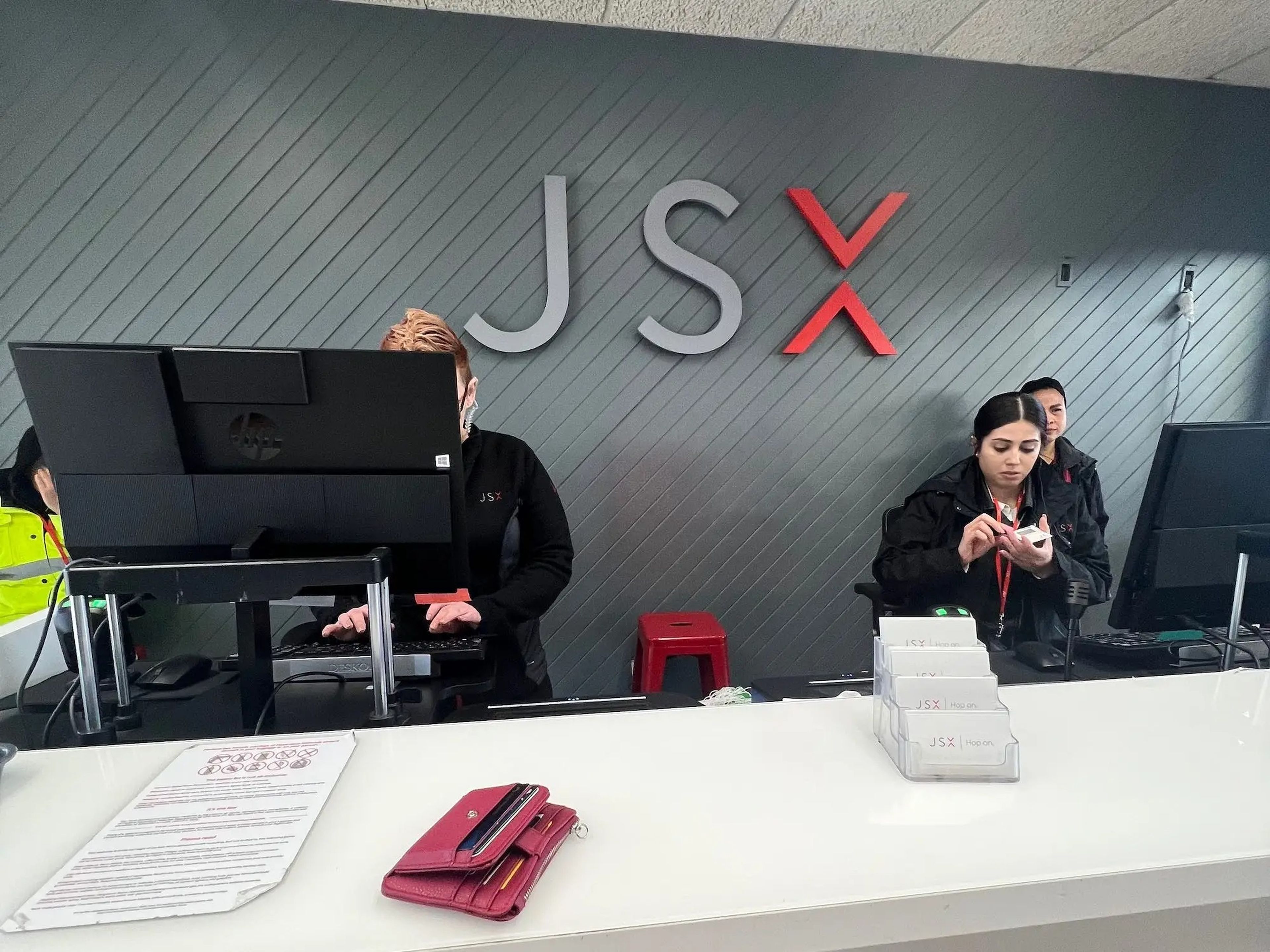 El mostrador de facturación de la terminal privada de JSX.