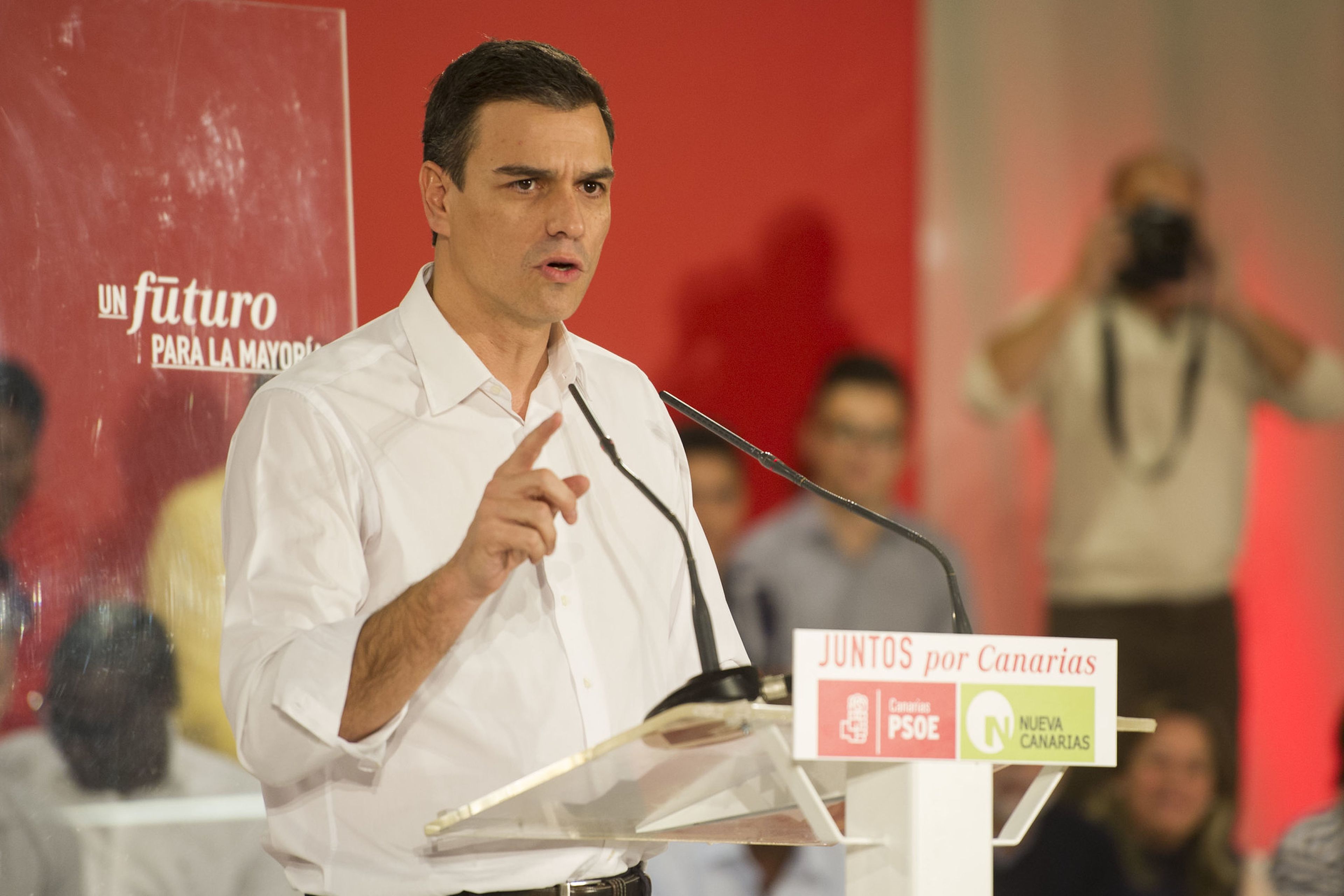Pedro Sánchez en la campaña electoral para las generales de 2015.