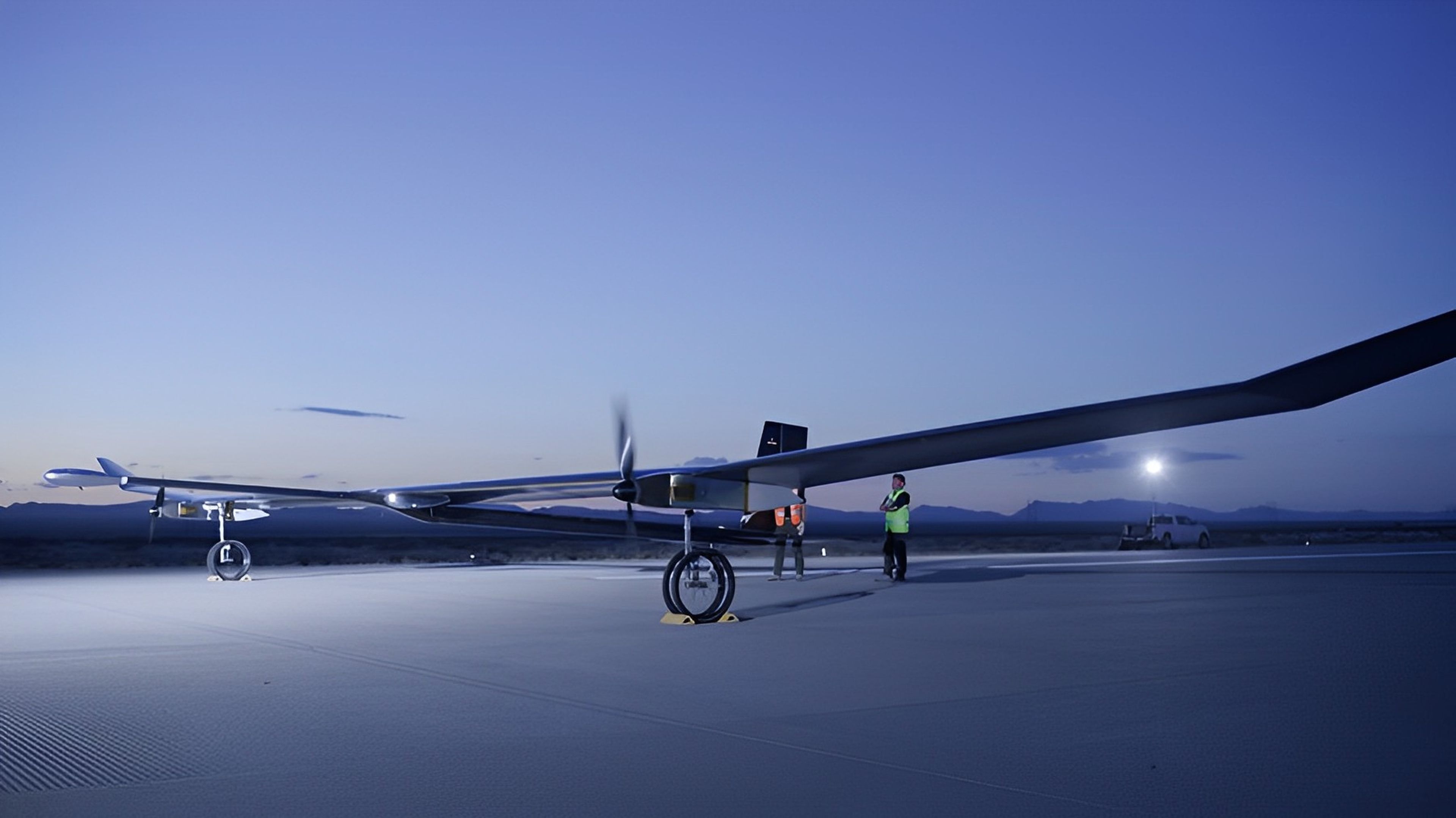 Phasa-35 BAE Systems híbrido dron y satélite