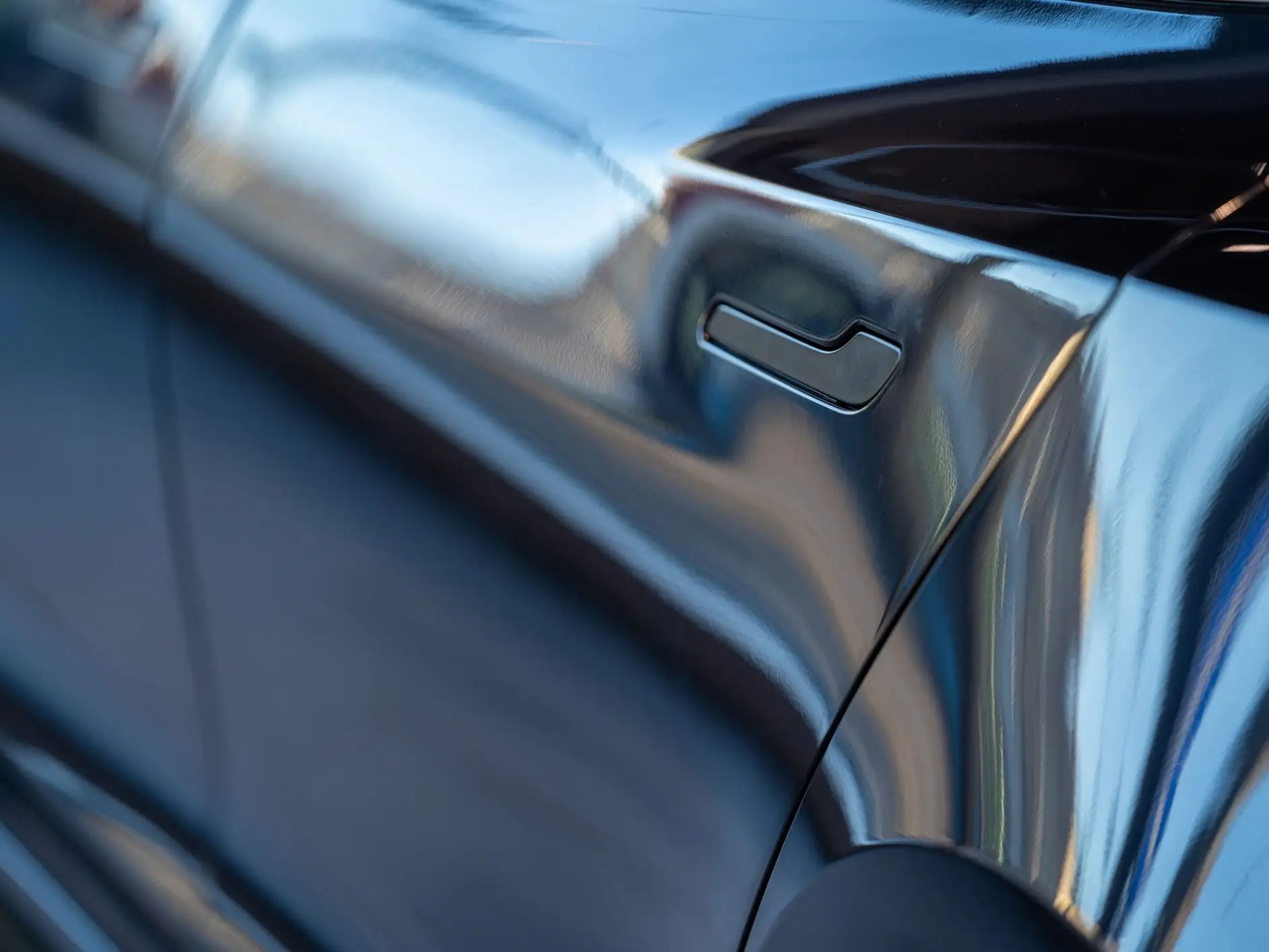 Los tiradores de las puertas de Tesla pueden ser delicados y propensos a romperse, según los propietarios.