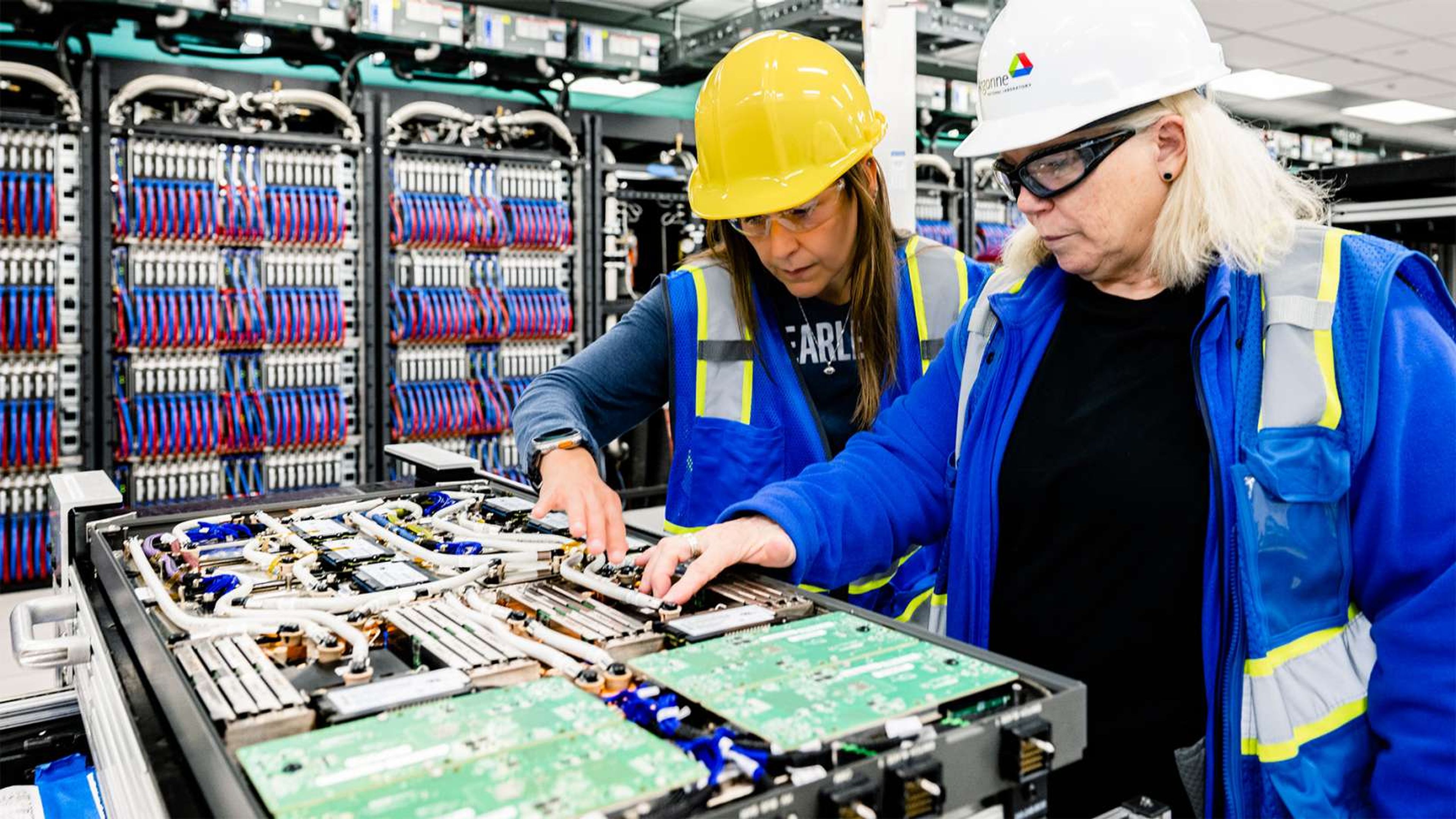 Trabajadoras del ordenador Aurora Blade de Intel.