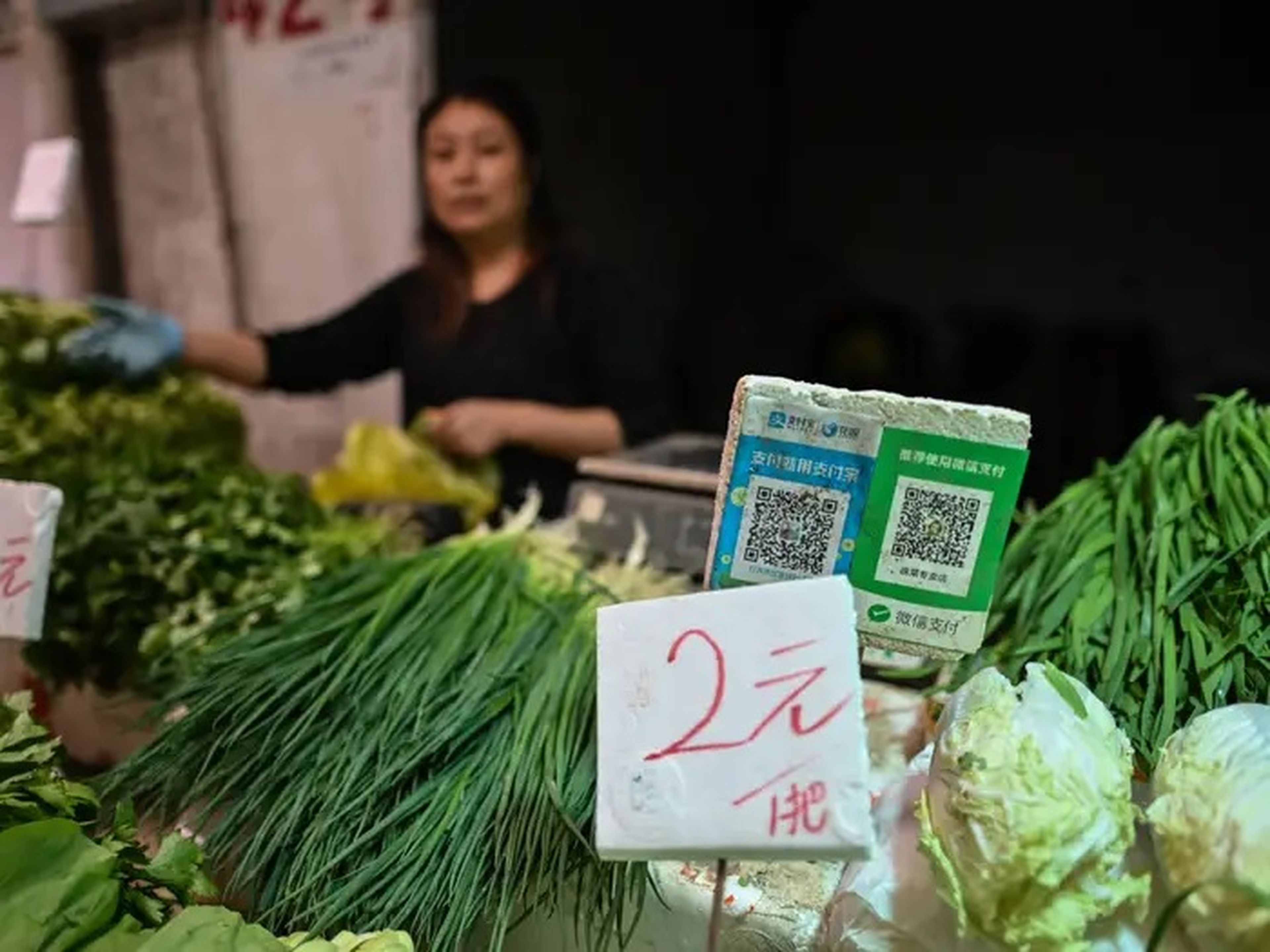 Ni siquiera puedes comprar verduras por 0,30 dólares sin WeChat Pay.