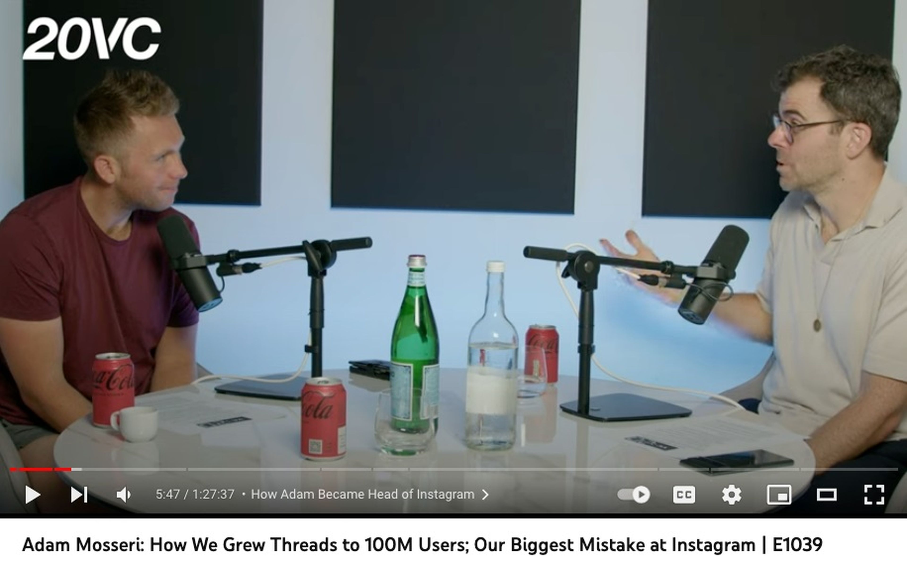 Adam Mosseri, CEO de Instagram (derecha), durante su aparición en el podcast 20VC.