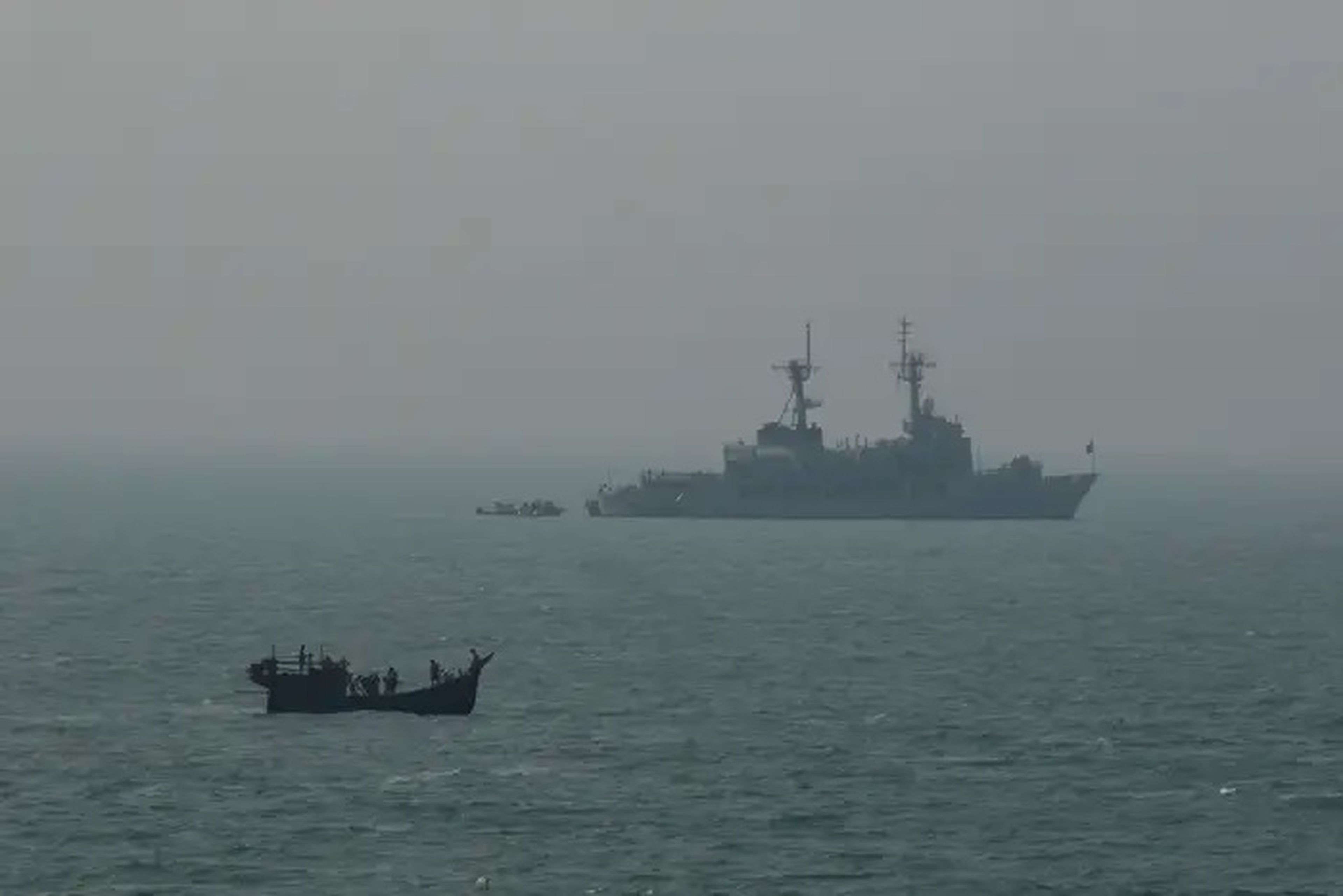 Un buque de la Marina de Bangladés, en el golfo de Bengala en febrero de 2017.