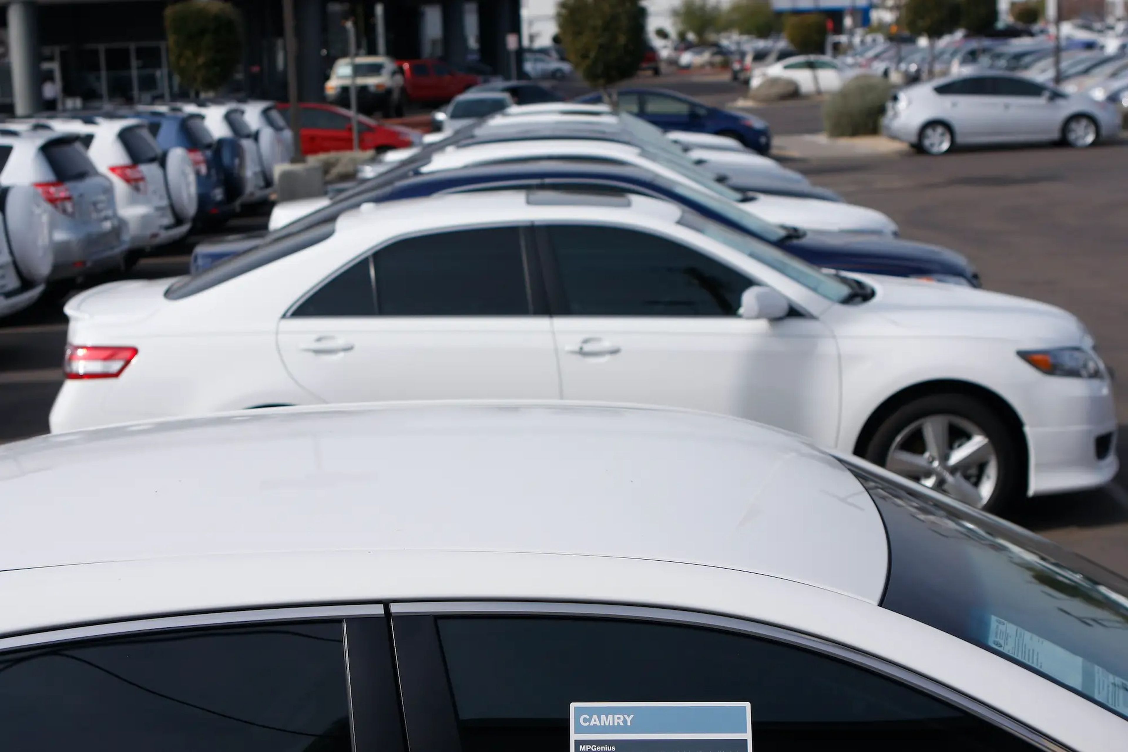 Los compradores de coches deberían plantearse retrasar su compra si con ello pueden conseguir una oferta mejor.