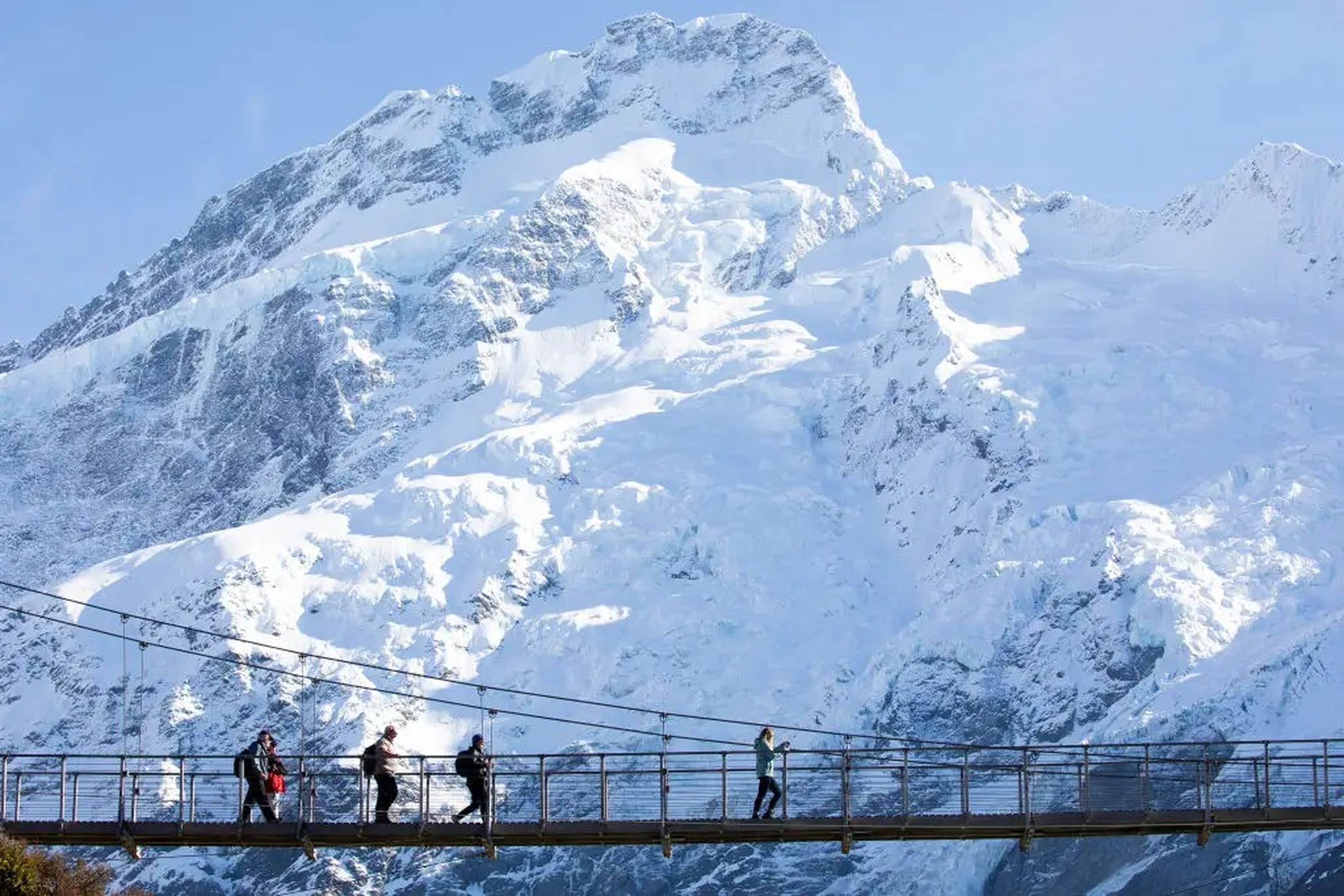 
El Parque Nacional Aoraki/Mount Cook en la Isla Sur, Nueva Zelanda, tiene algunas de las montañas más altas y los glaciares más largos.