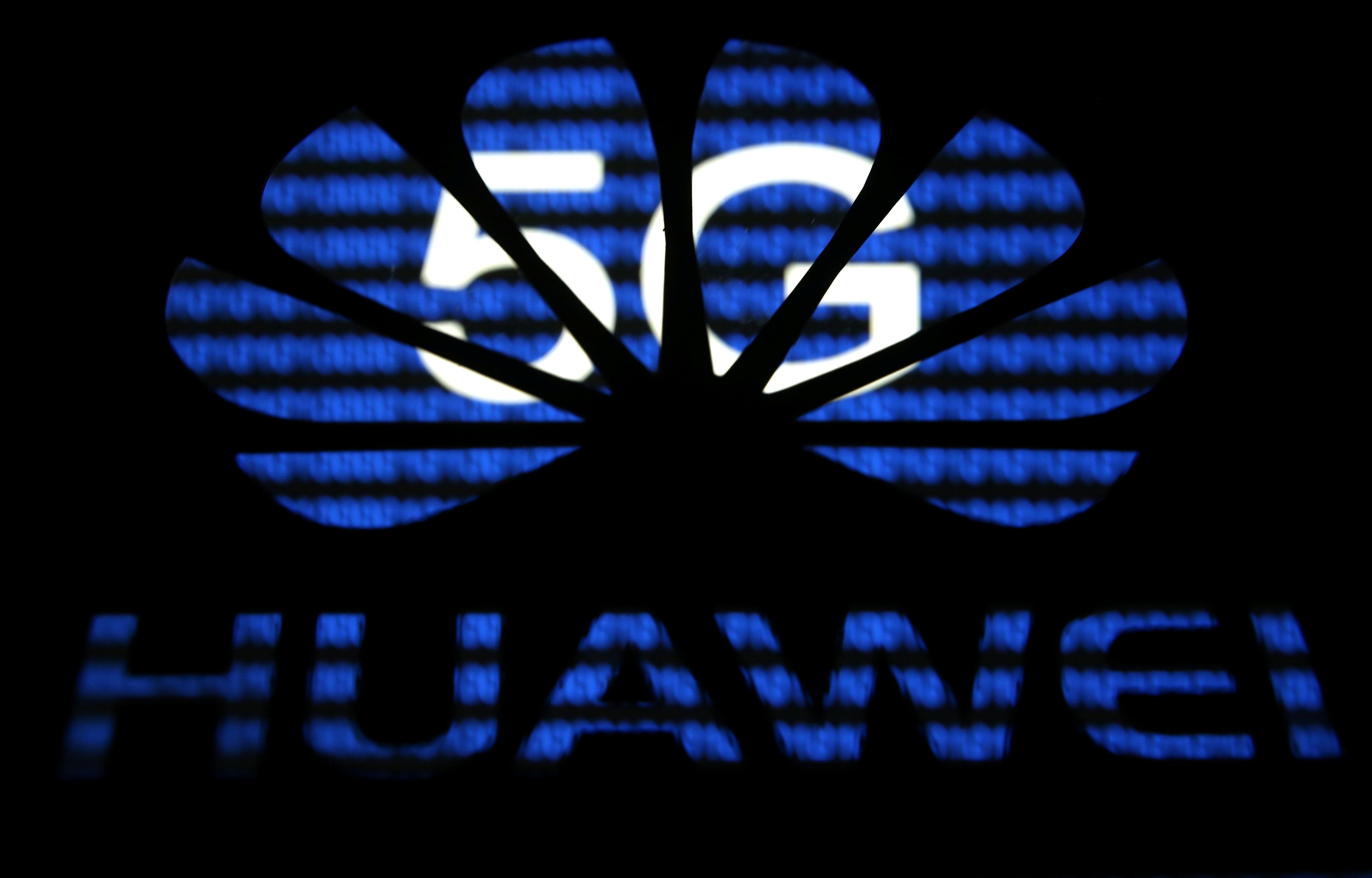 logo de Huawei con el logo del 5G